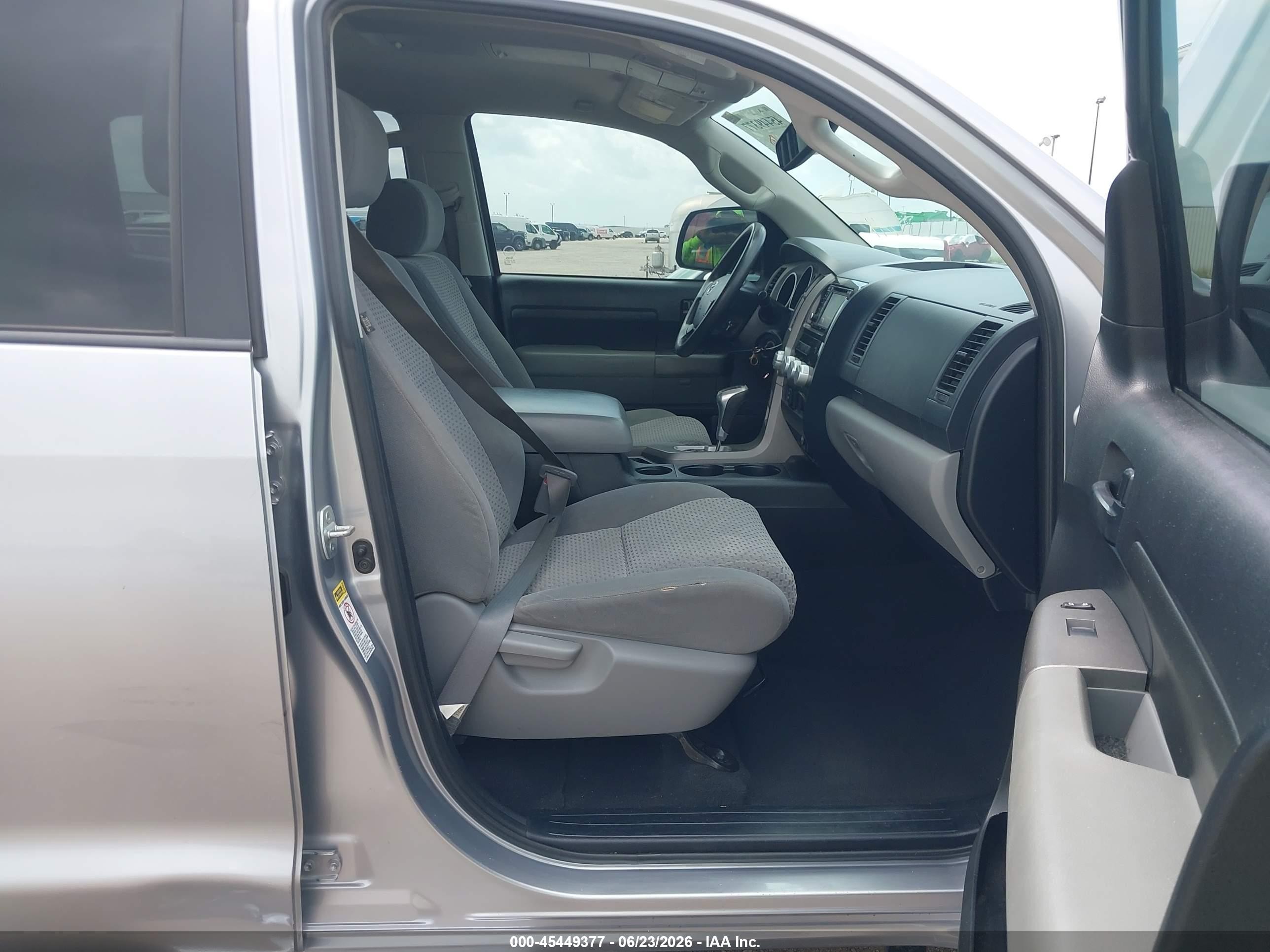 2013 Toyota Tundra Grade 5.7l V8 Silver vin: 5TFDW5F18DX306566