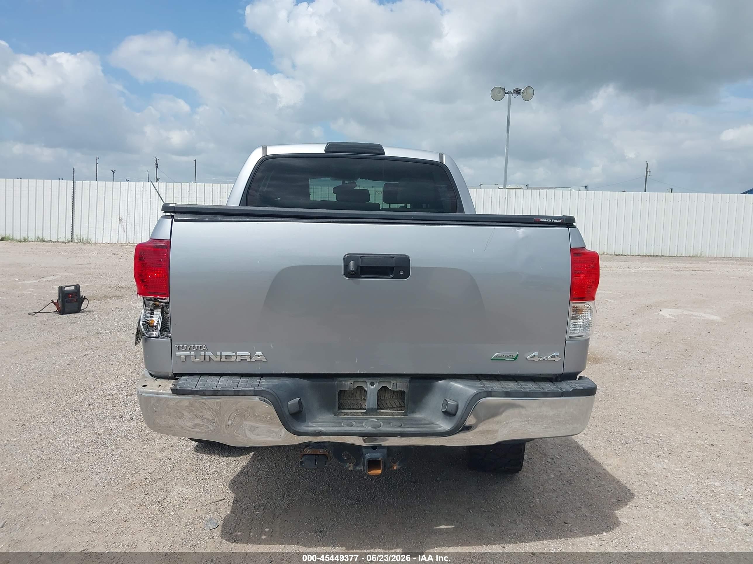2013 Toyota Tundra Grade 5.7l V8 Silver vin: 5TFDW5F18DX306566