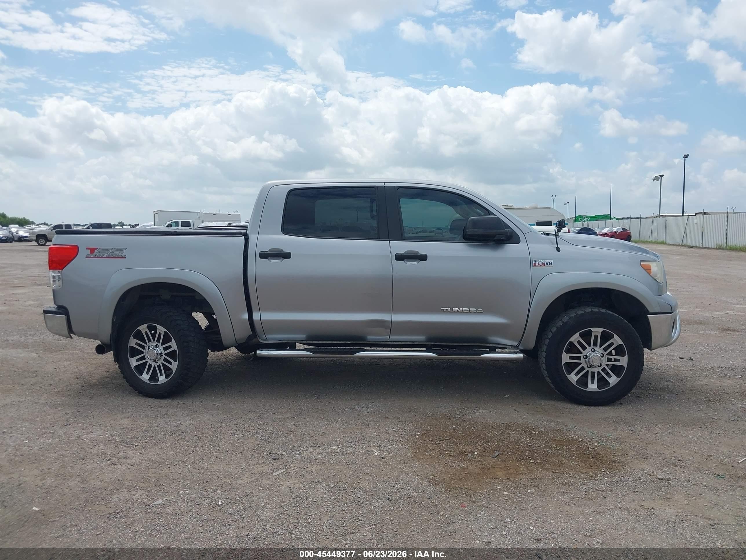 2013 Toyota Tundra Grade 5.7l V8 Silver vin: 5TFDW5F18DX306566