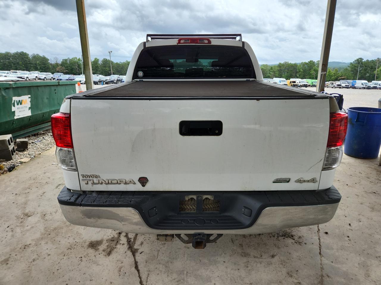 2012 Toyota Tundra Crewmax Sr5 White vin: 5TFDW5F19CX211285 Damage: Tailgate, Heavy Scratch, 1 To 2 Inches