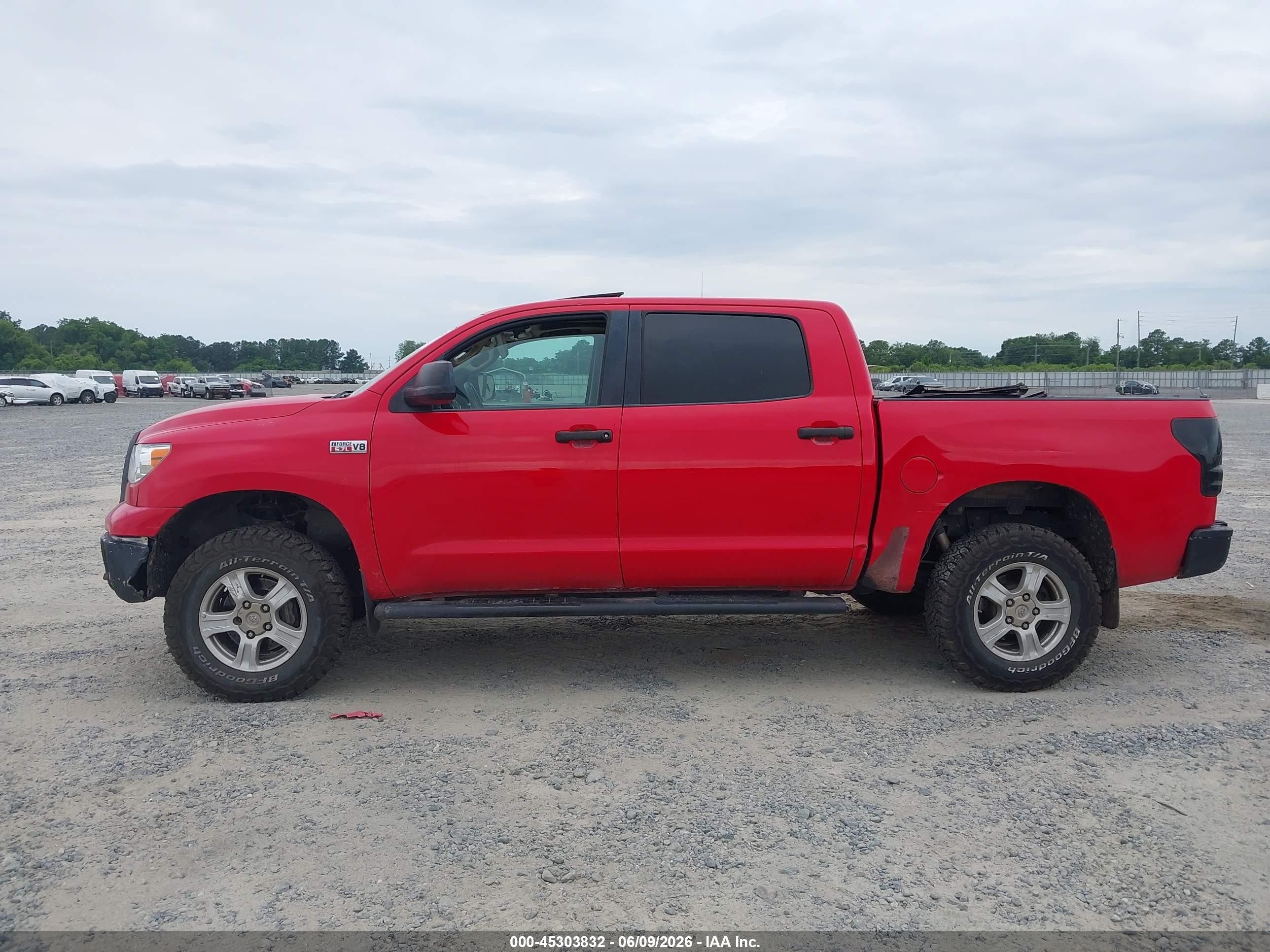 2012 Toyota Tundra Grade 5.7l V8 Красный vin: 5TFDW5F19CX228278