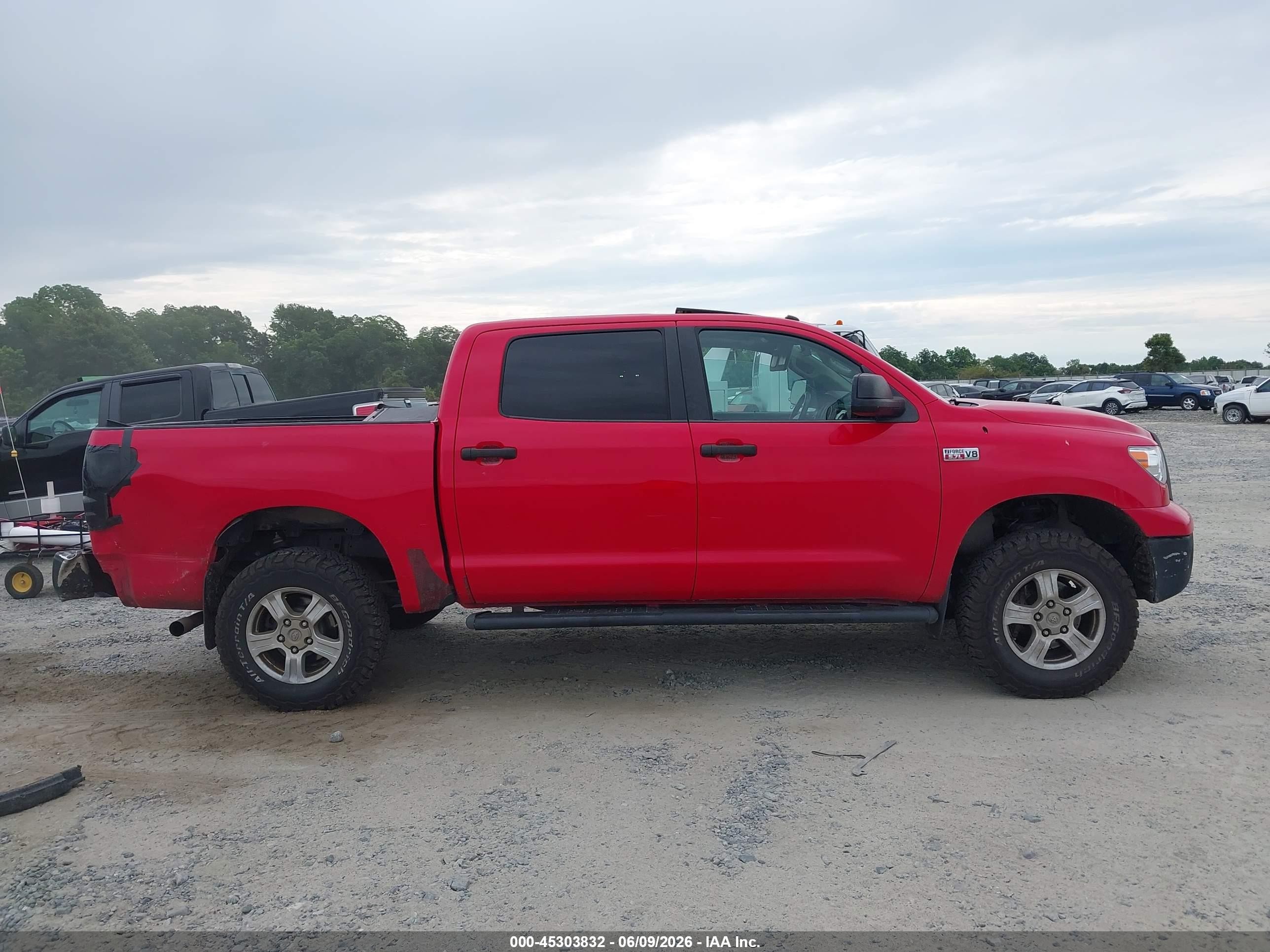 2012 Toyota Tundra Grade 5.7l V8 Красный vin: 5TFDW5F19CX228278