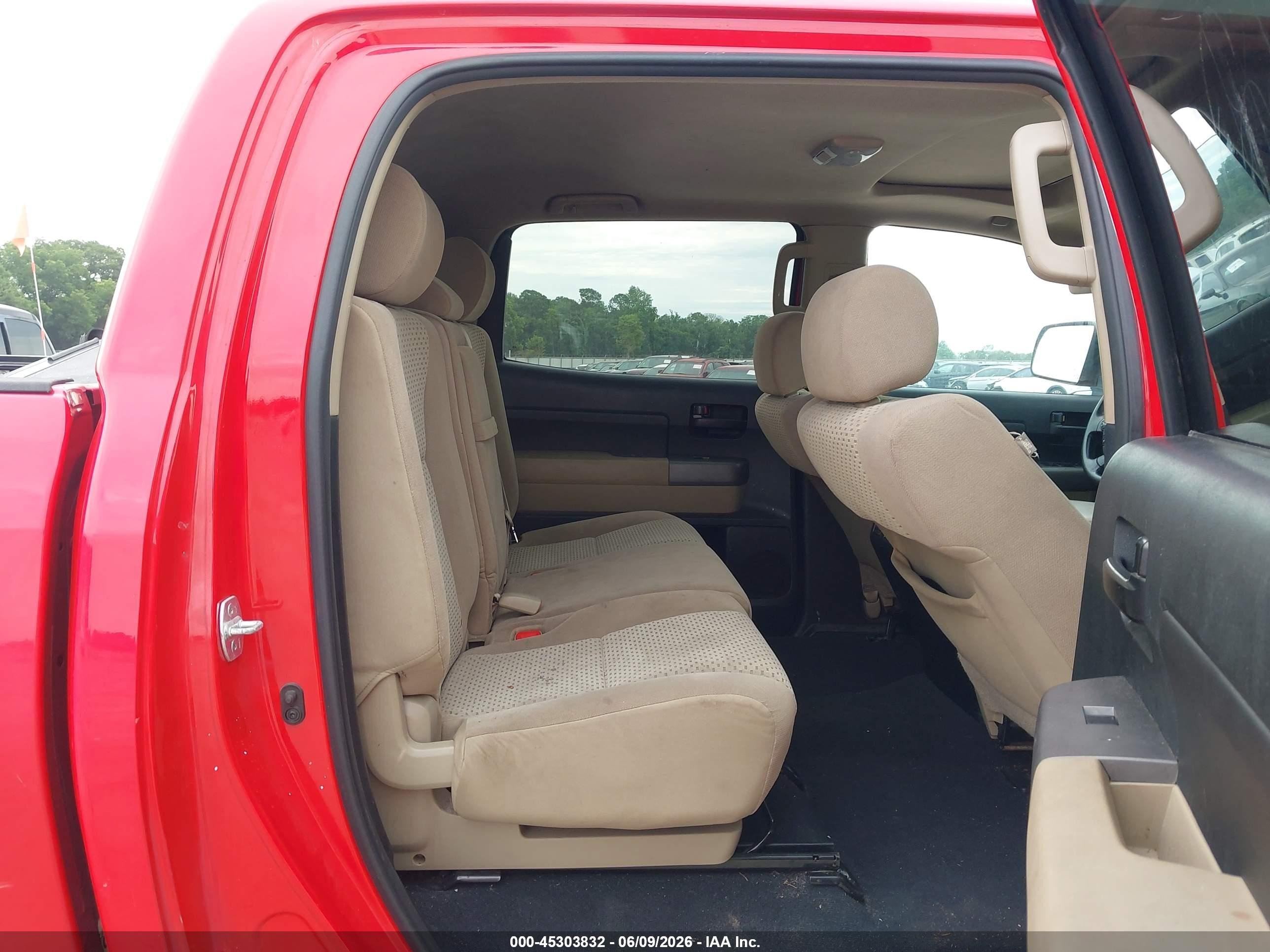 2012 Toyota Tundra Grade 5.7l V8 Красный vin: 5TFDW5F19CX228278