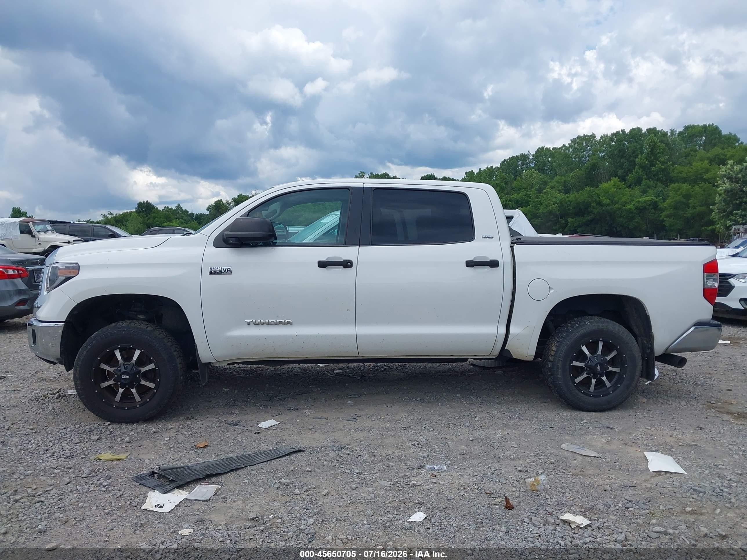 2014 Toyota Tundra Sr5 5.7l V8 White vin: 5TFDW5F19EX359939