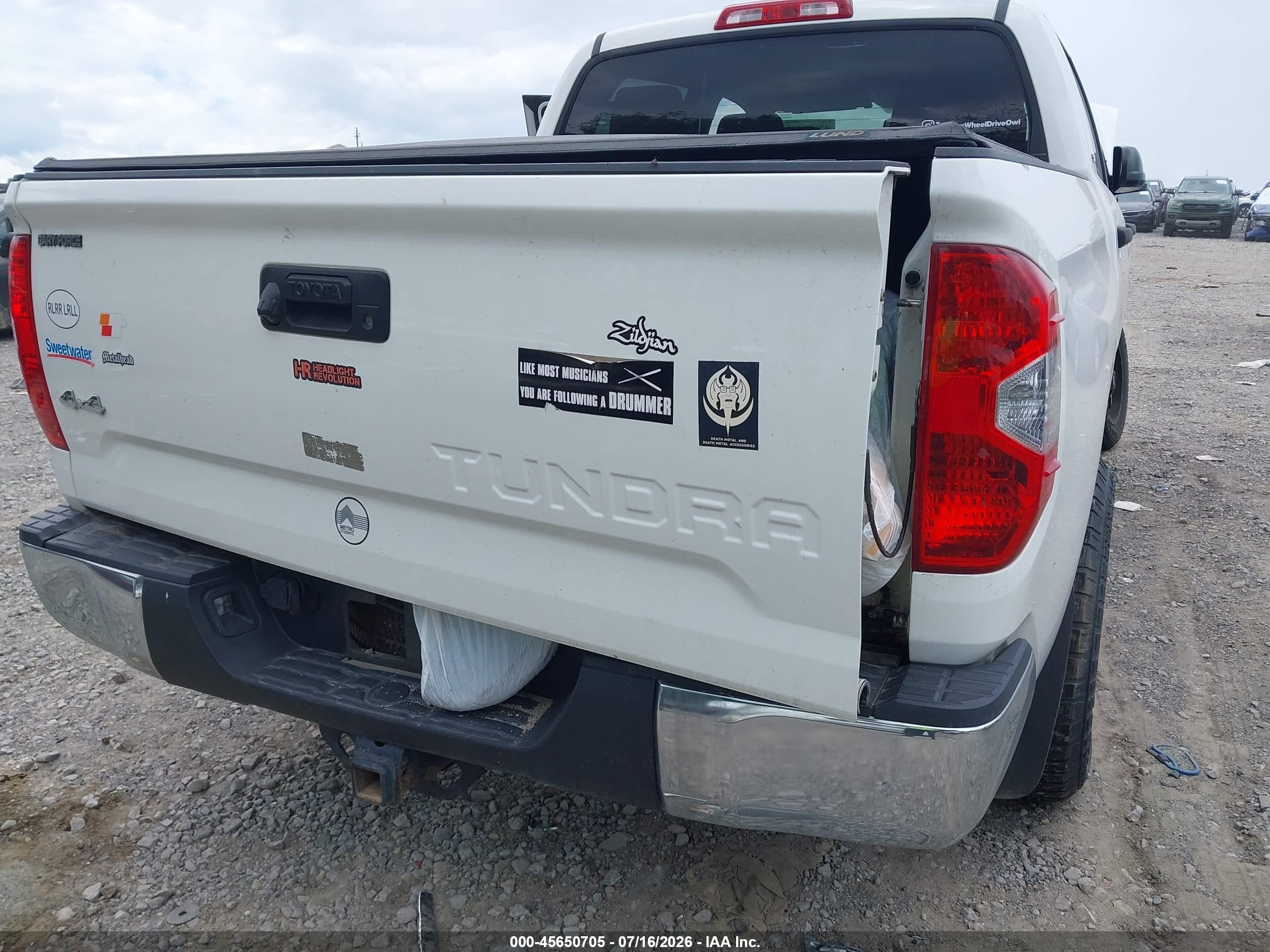2014 Toyota Tundra Sr5 5.7l V8 White vin: 5TFDW5F19EX359939
