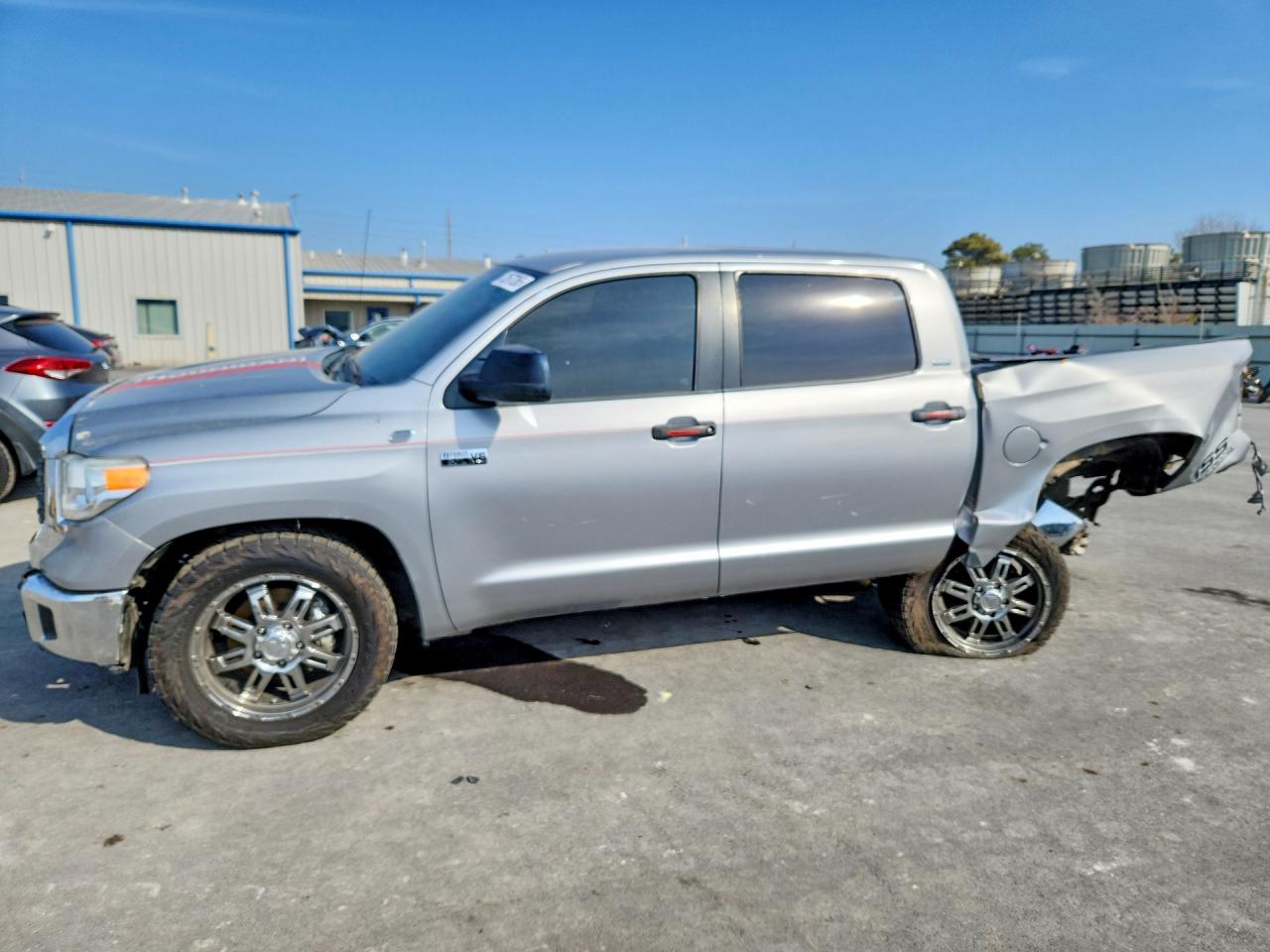 2014 Toyota Tundra Crewmax Sr5 Silver vin: 5TFDW5F19EX408265