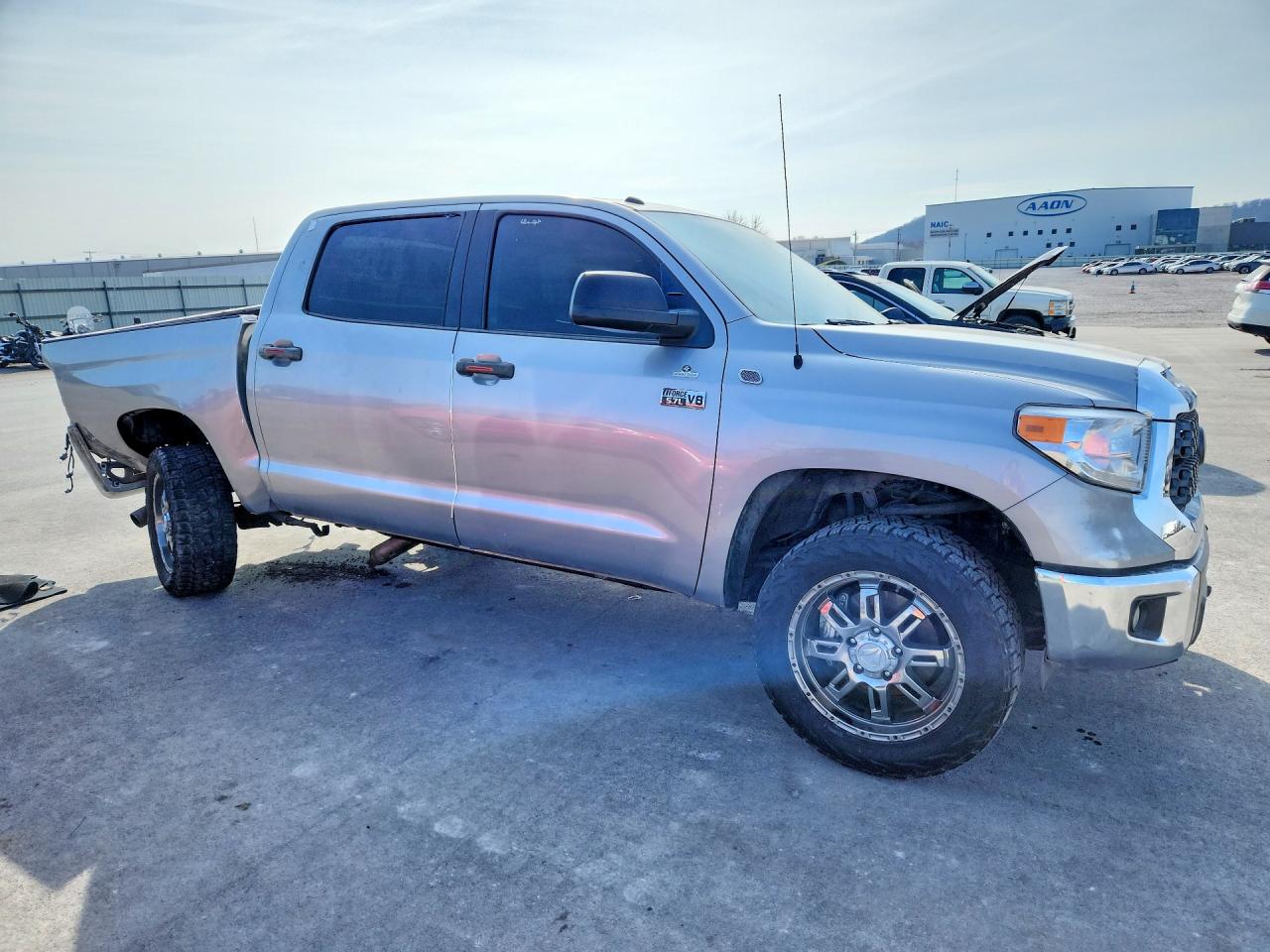 2014 Toyota Tundra Crewmax Sr5 Silver vin: 5TFDW5F19EX408265