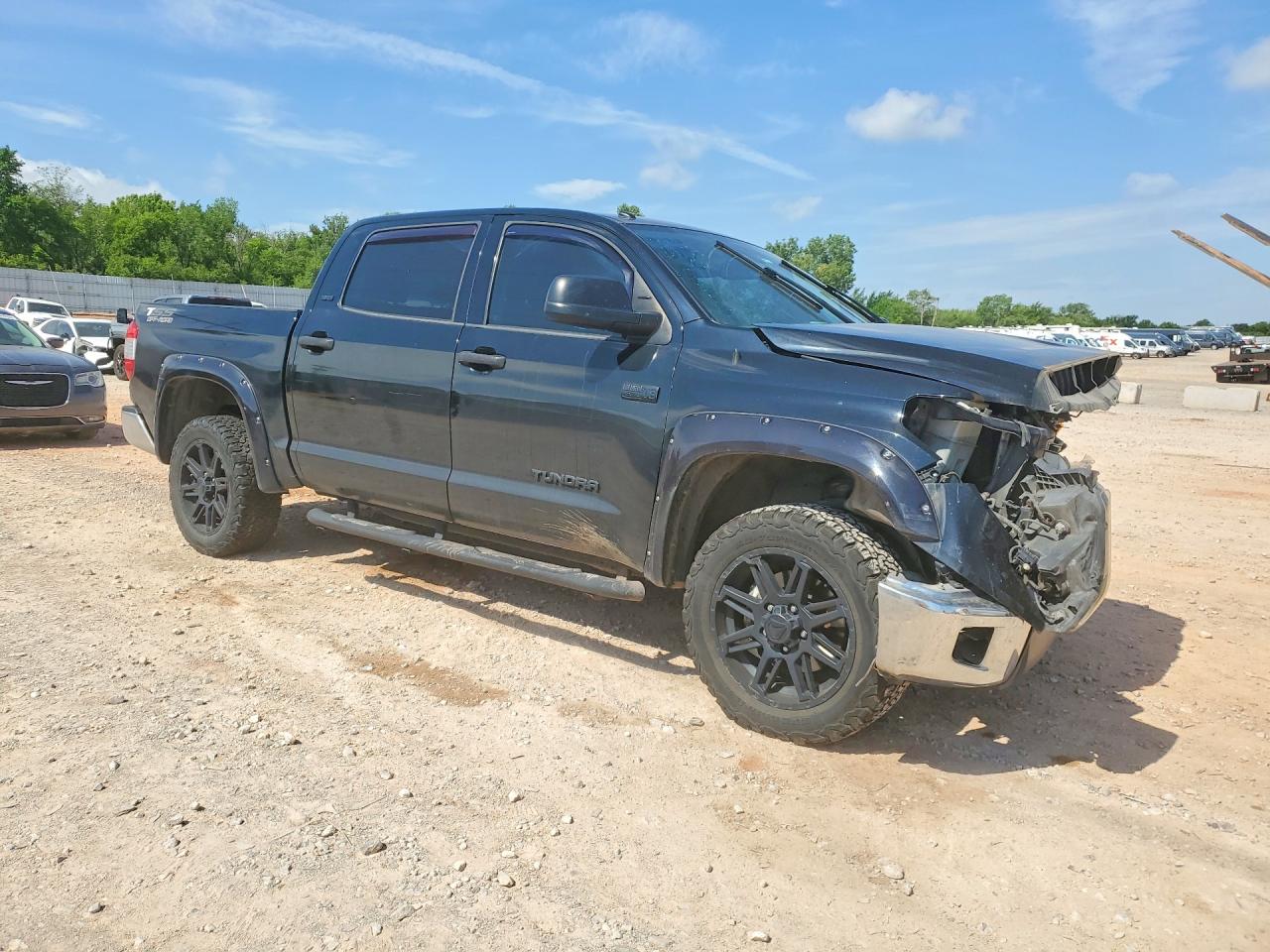 2018 Toyota Tundra Crewmax Sr5 Черный vin: 5TFDW5F19JX724842