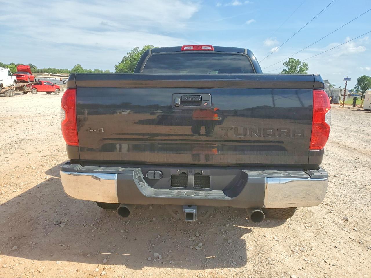2018 Toyota Tundra Crewmax Sr5 Черный vin: 5TFDW5F19JX724842