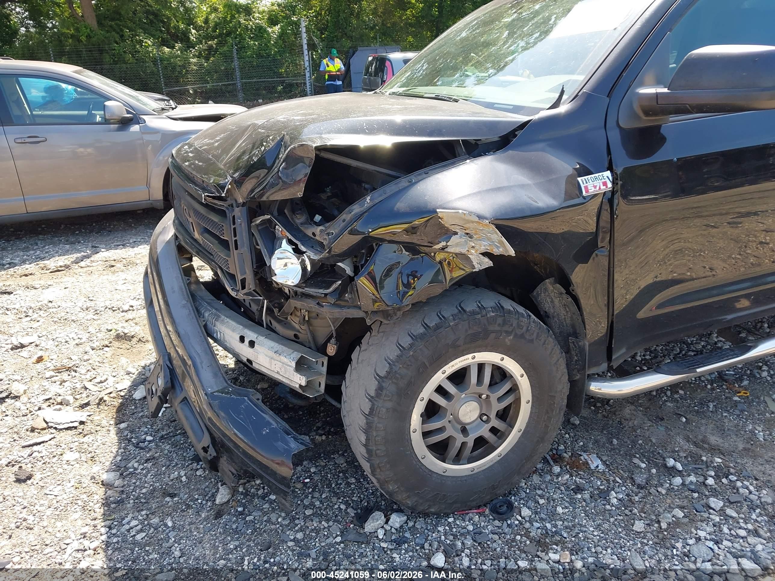 2013 Toyota Tundra Grade 5.7l V8 Черный vin: 5TFDW5F1XDX286482