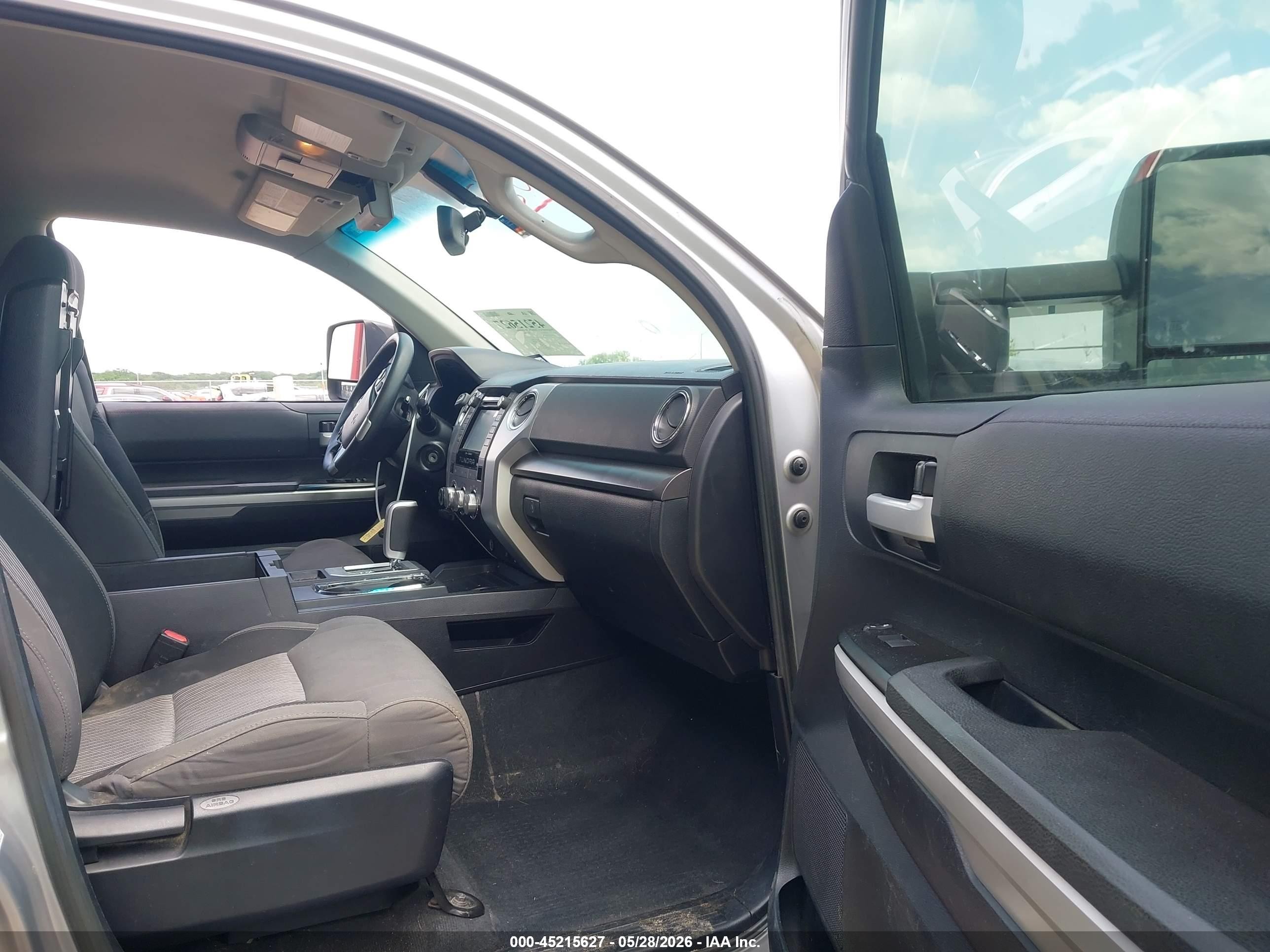 2015 Toyota Tundra Sr5 5.7l V8 Серебряный vin: 5TFDW5F1XFX427294