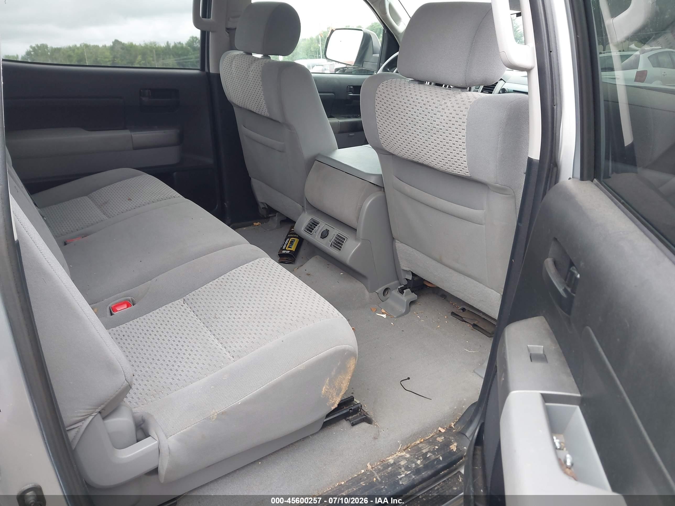 2010 Toyota Tundra Grade 5.7l V8 Silver vin: 5TFDY5F10AX099323