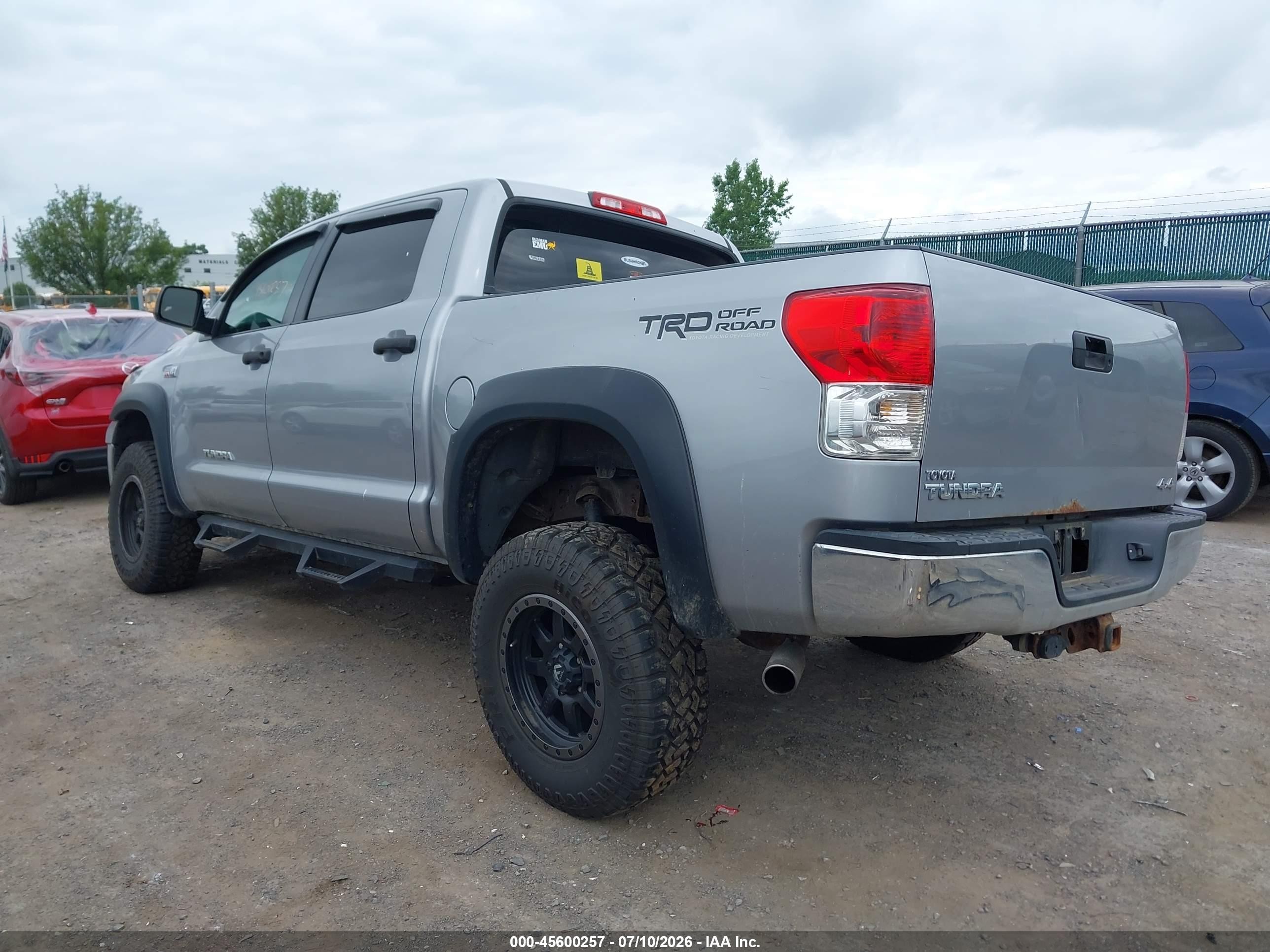 2010 Toyota Tundra Grade 5.7l V8 Silver vin: 5TFDY5F10AX099323