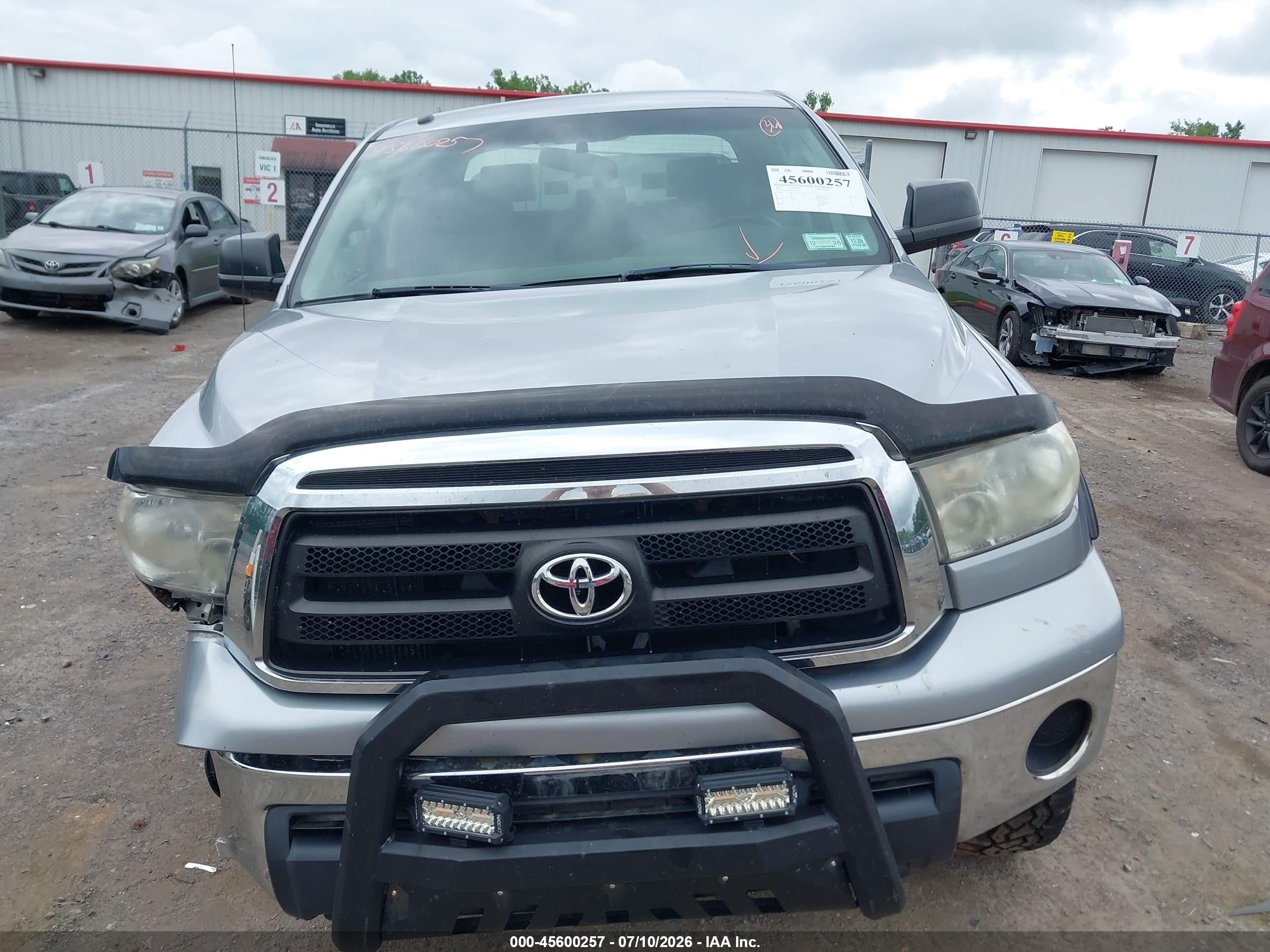 2010 Toyota Tundra Grade 5.7l V8 Silver vin: 5TFDY5F10AX099323