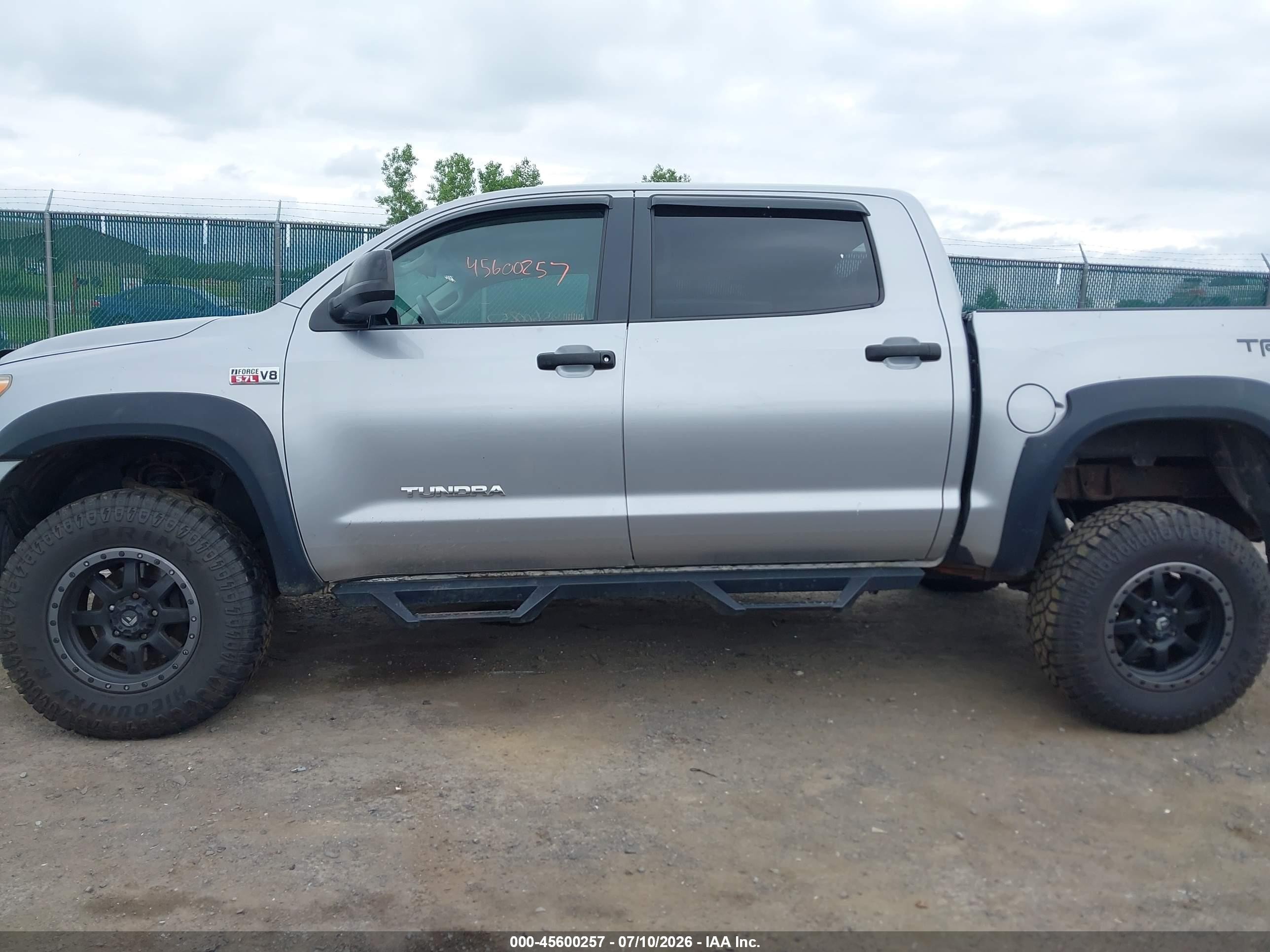 2010 Toyota Tundra Grade 5.7l V8 Silver vin: 5TFDY5F10AX099323