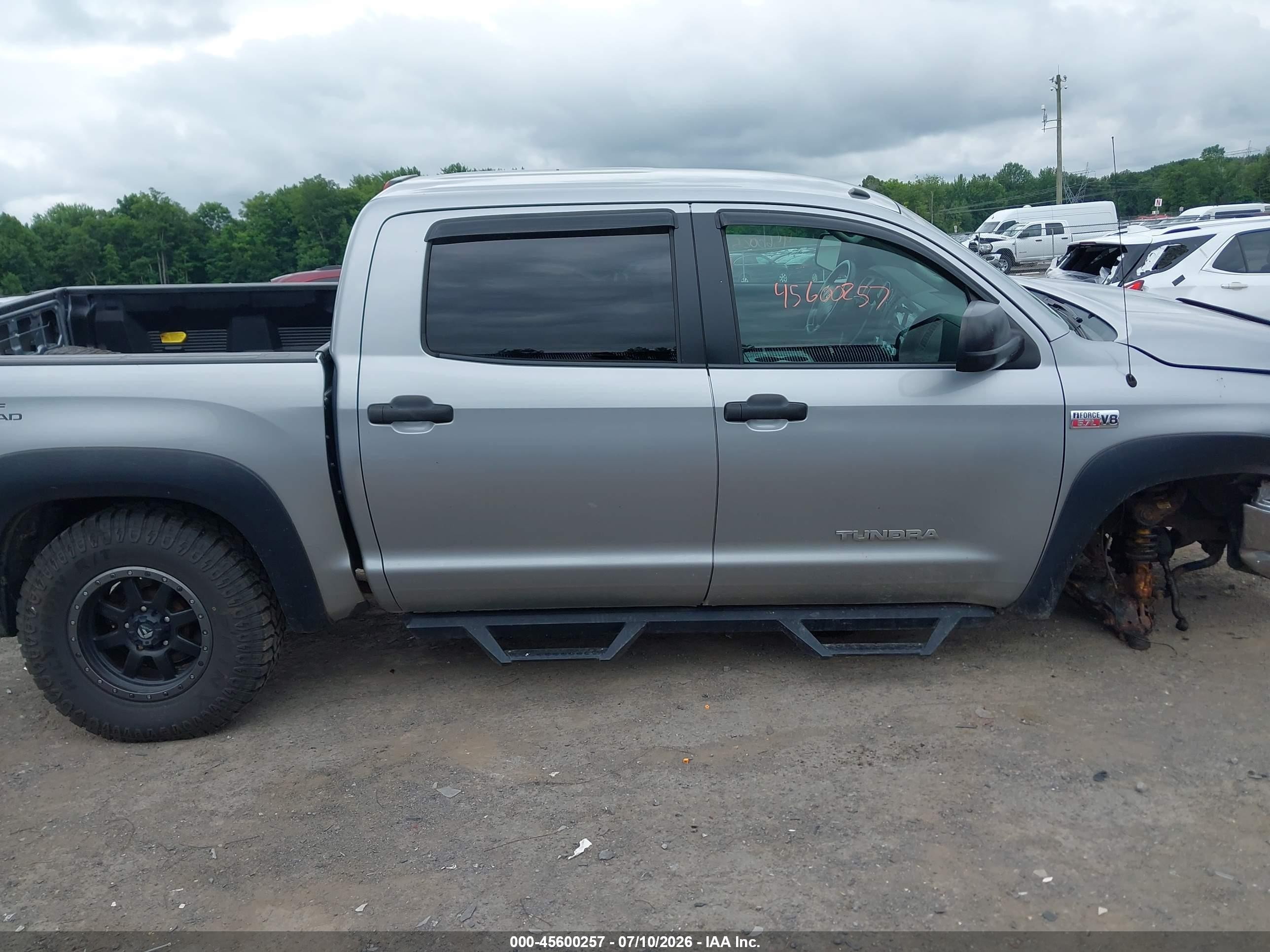 2010 Toyota Tundra Grade 5.7l V8 Silver vin: 5TFDY5F10AX099323