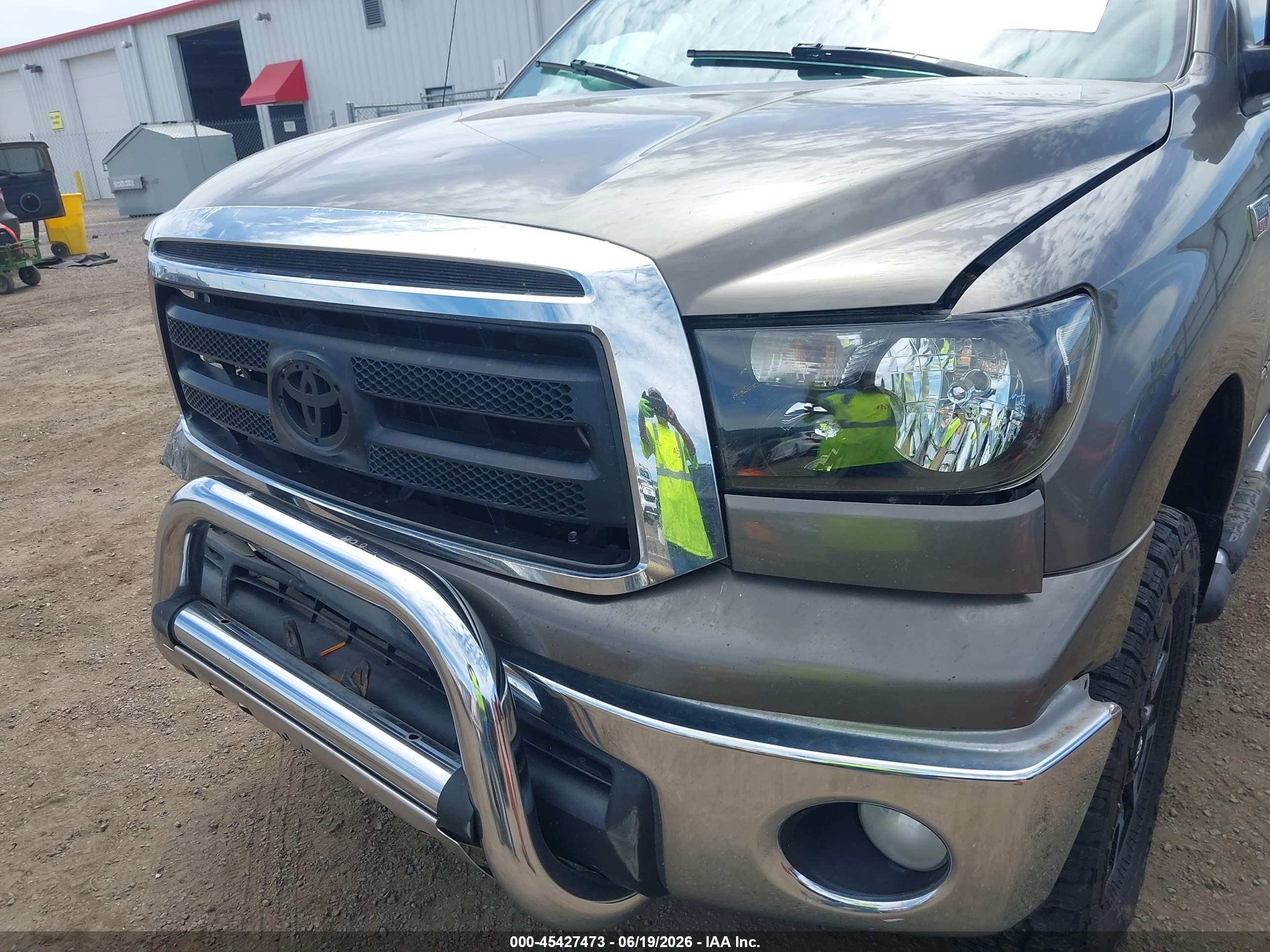 2010 Toyota Tundra Grade 5.7l V8 Brown vin: 5TFDY5F10AX101880