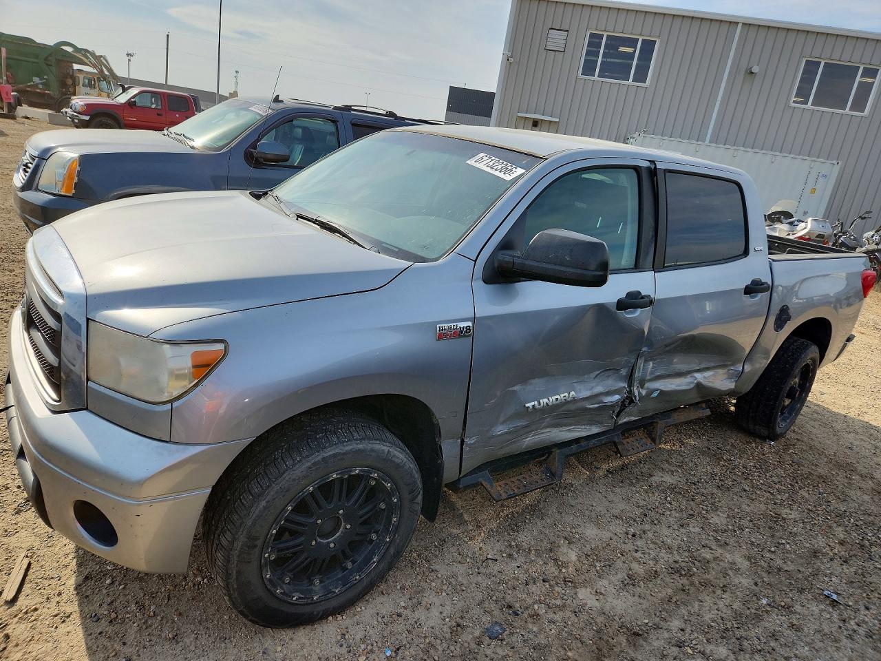 2011 Toyota Tundra Crewmax Sr5 Silver vin: 5TFDY5F10BX197236