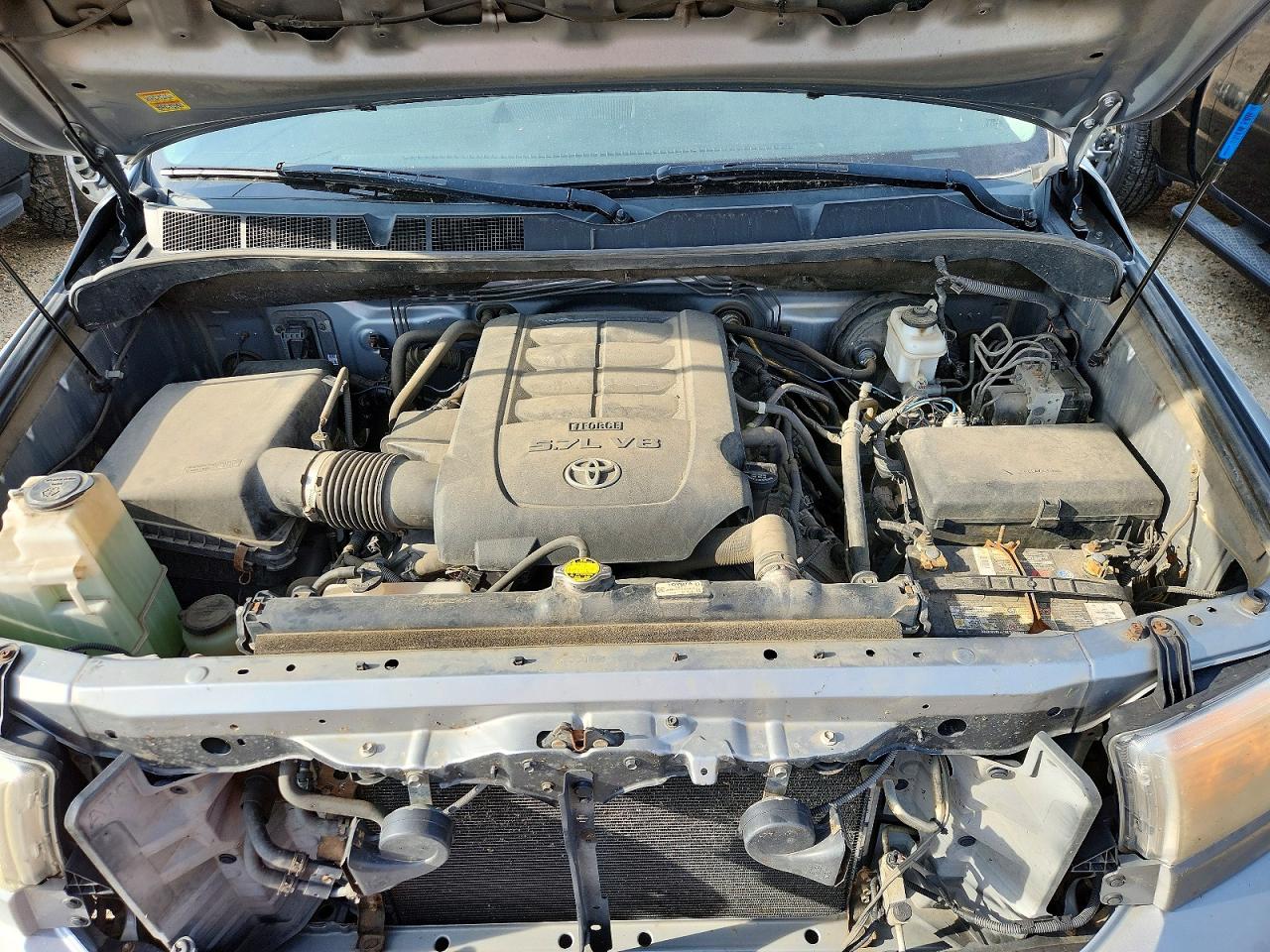 2011 Toyota Tundra Crewmax Sr5 Silver vin: 5TFDY5F10BX197236
