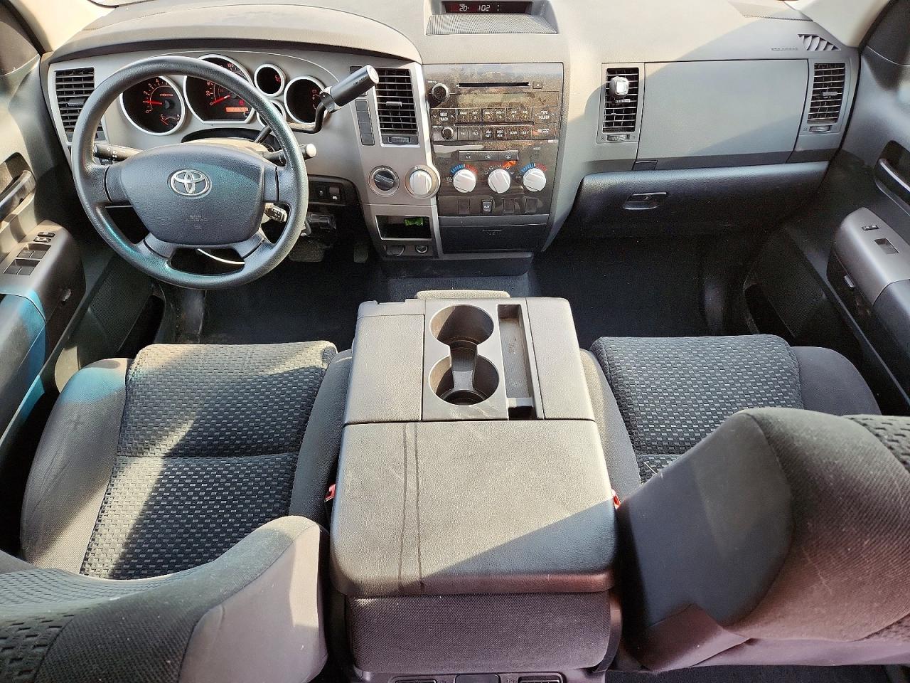 2011 Toyota Tundra Crewmax Sr5 Silver vin: 5TFDY5F10BX197236