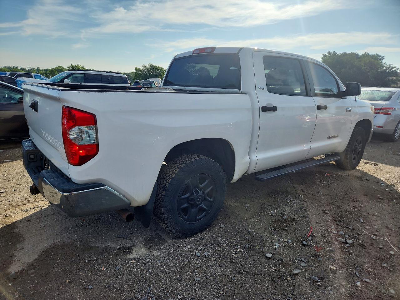 2014 Toyota Tundra Crewmax Sr5 White vin: 5TFDY5F10EX363629