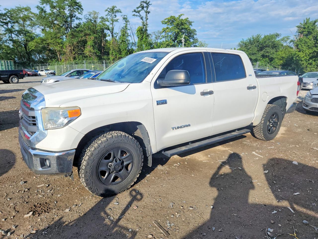2014 Toyota Tundra Crewmax Sr5 White vin: 5TFDY5F10EX363629