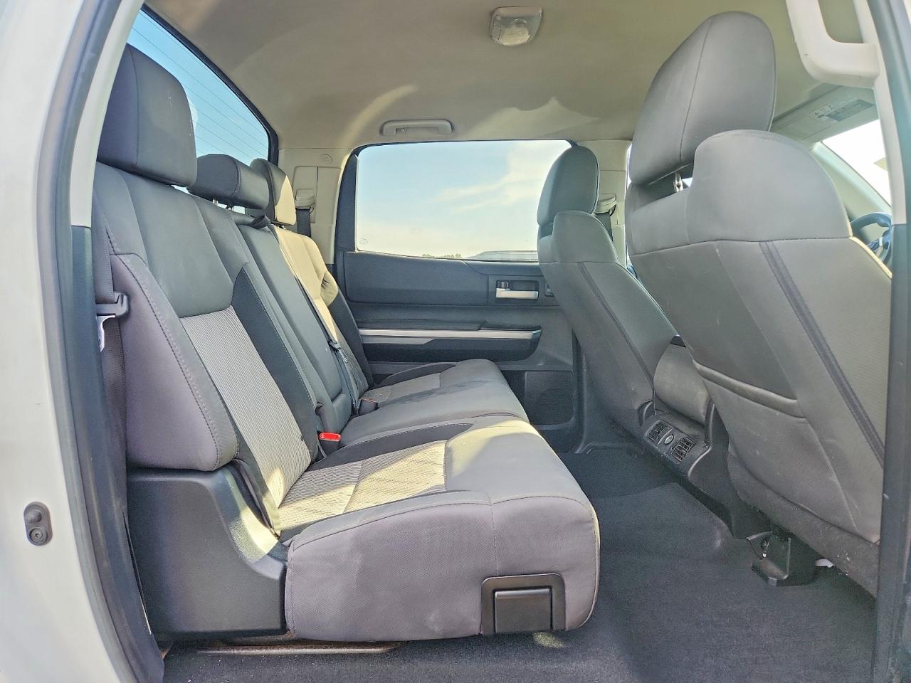 2014 Toyota Tundra Crewmax Sr5 White vin: 5TFDY5F10EX363629