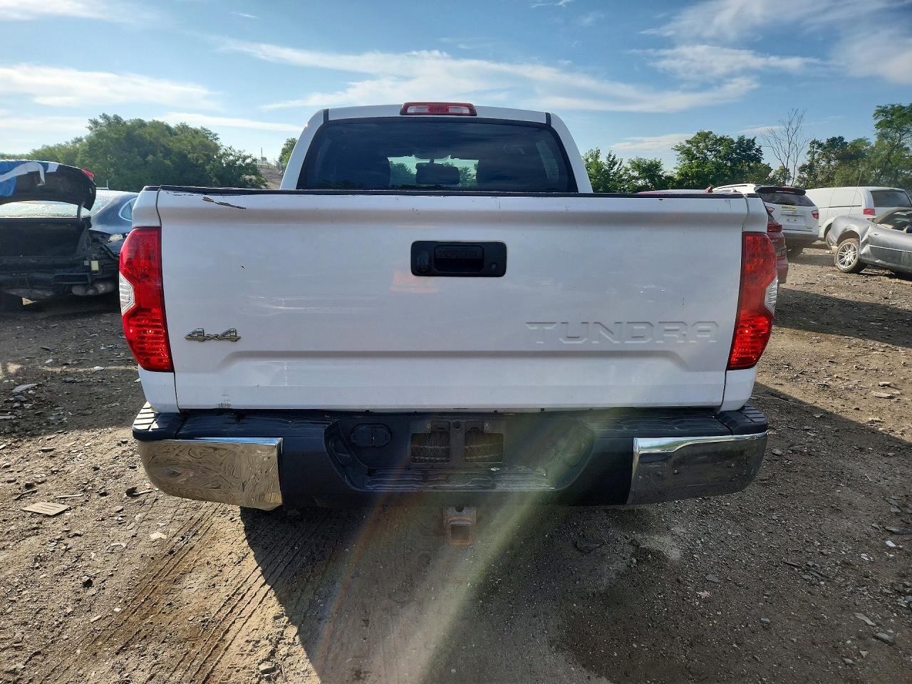 2014 Toyota Tundra Crewmax Sr5 White vin: 5TFDY5F10EX363629