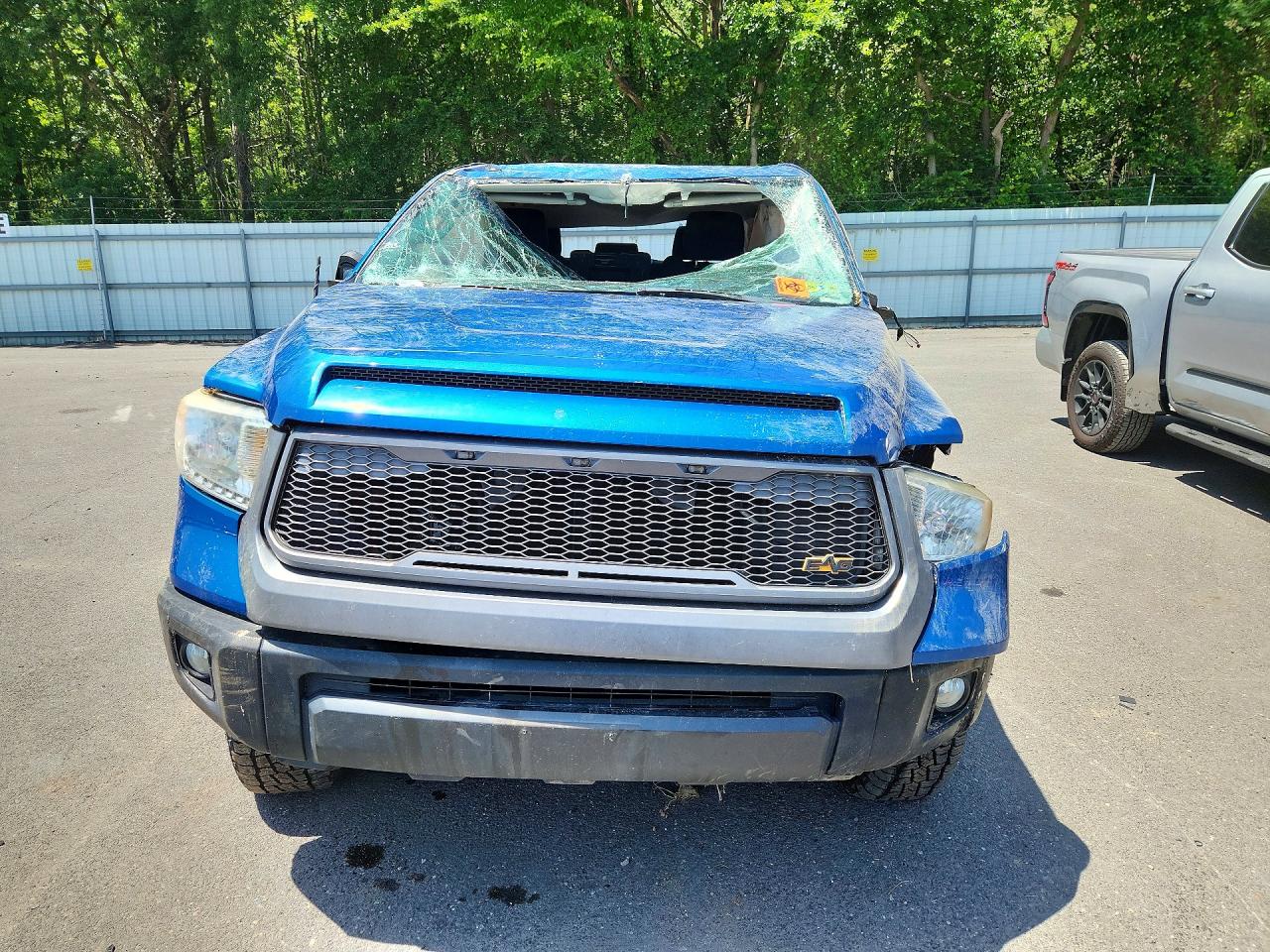 2017 Toyota Tundra Sr5 Blue vin: 5TFDY5F10HX632782