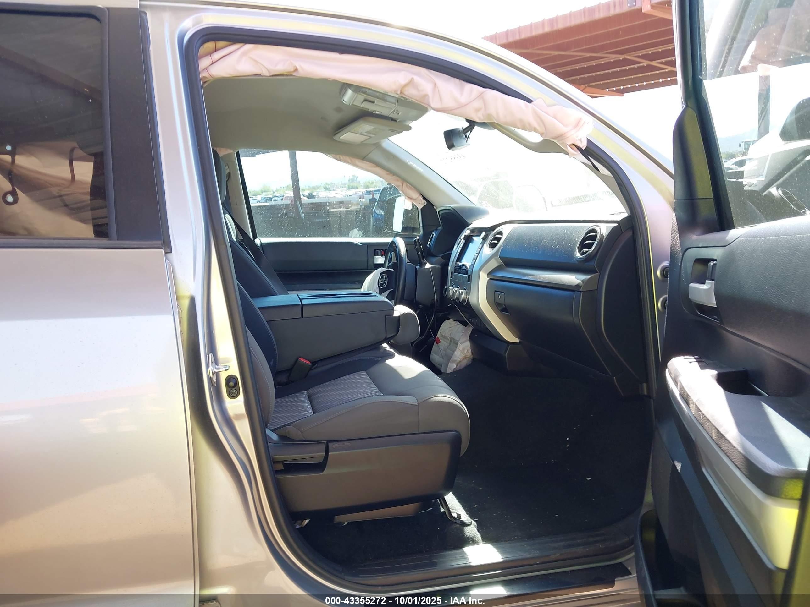 2021 Toyota Tundra Sr5 Silver vin: 5TFDY5F10MX981807