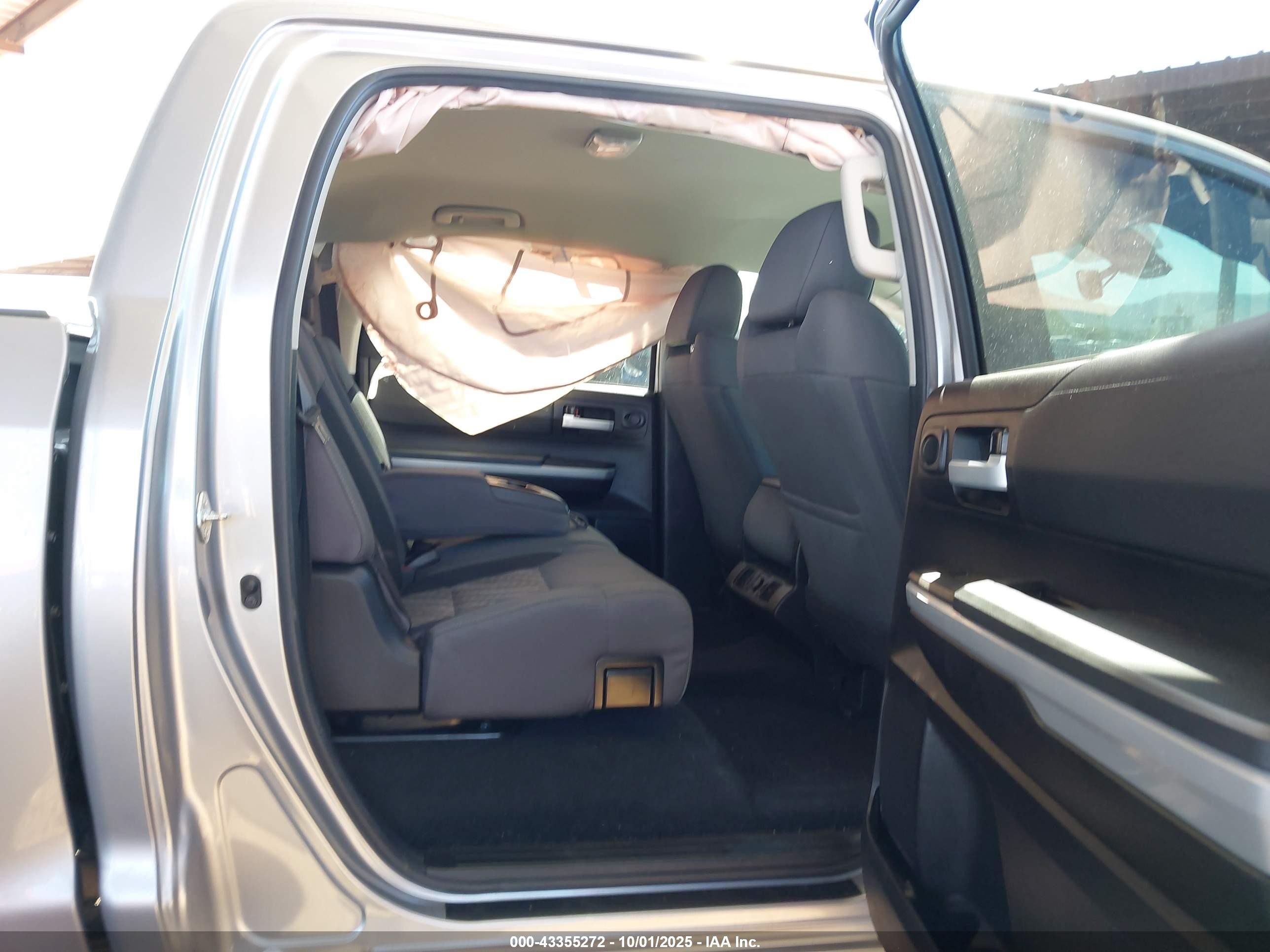 2021 Toyota Tundra Sr5 Silver vin: 5TFDY5F10MX981807