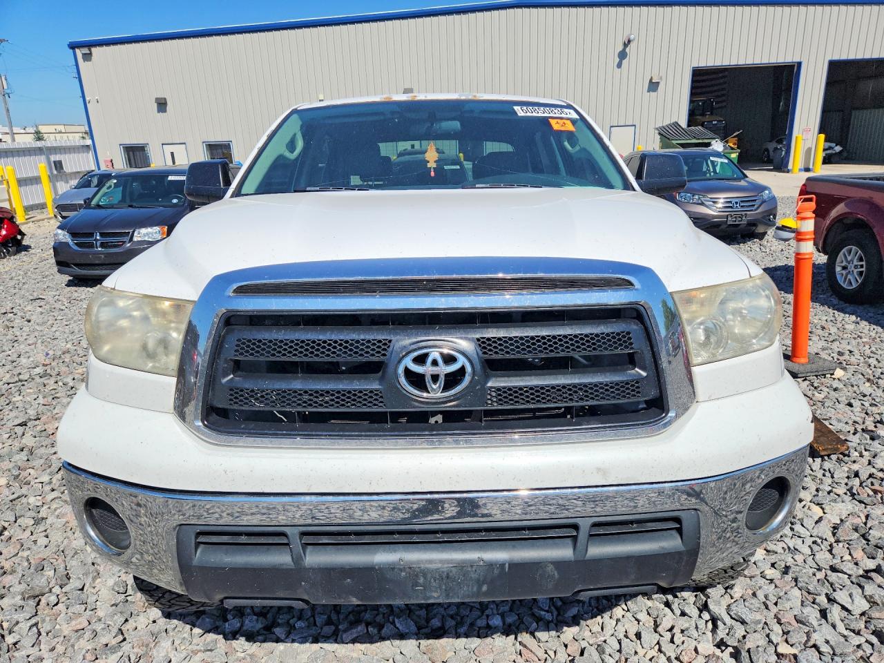 2011 Toyota Tundra Crewmax Sr5 White vin: 5TFDY5F11BX203402