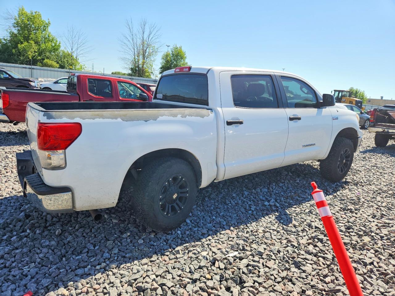 2011 Toyota Tundra Crewmax Sr5 White vin: 5TFDY5F11BX203402