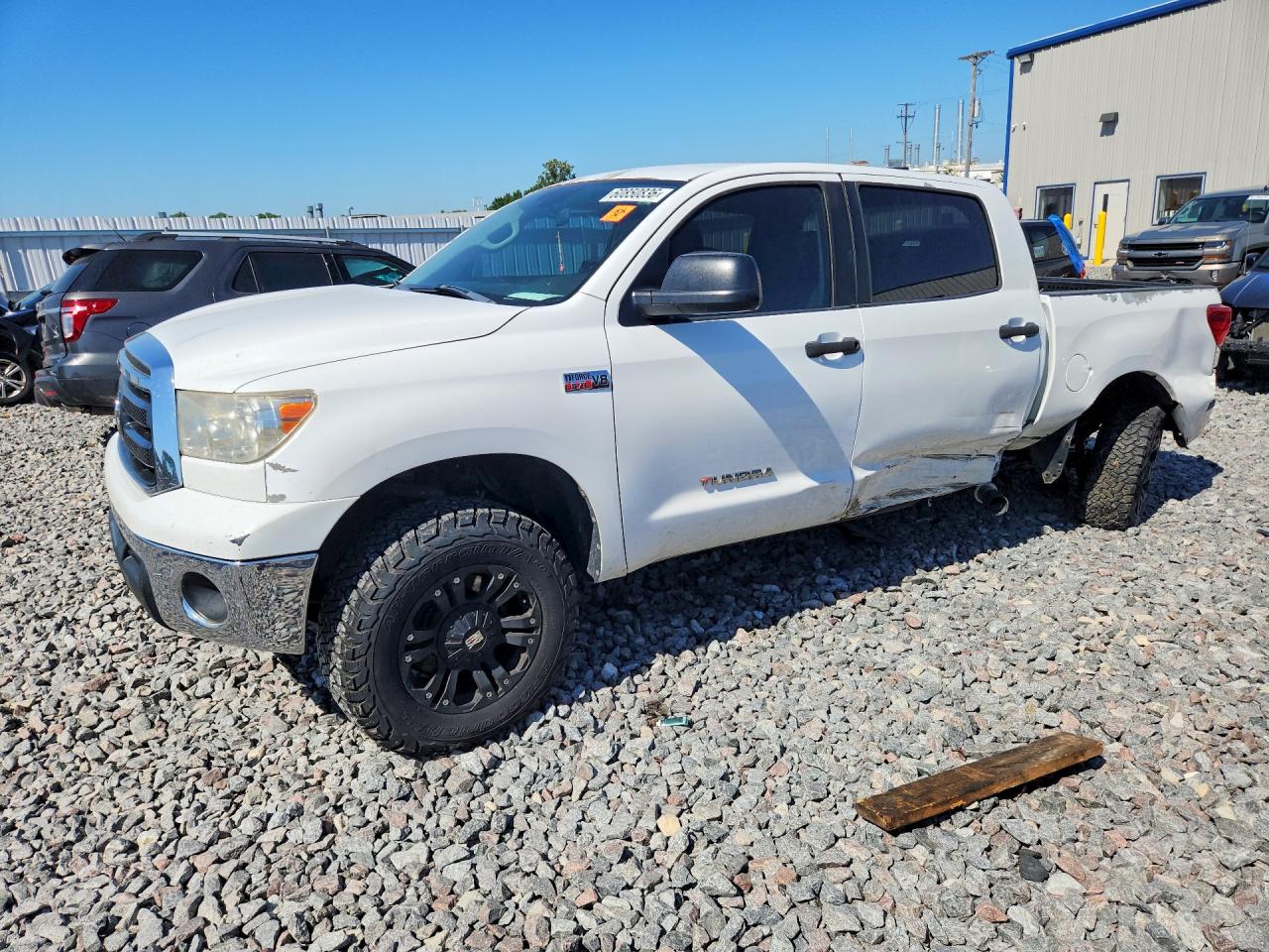 2011 Toyota Tundra Crewmax Sr5 White vin: 5TFDY5F11BX203402