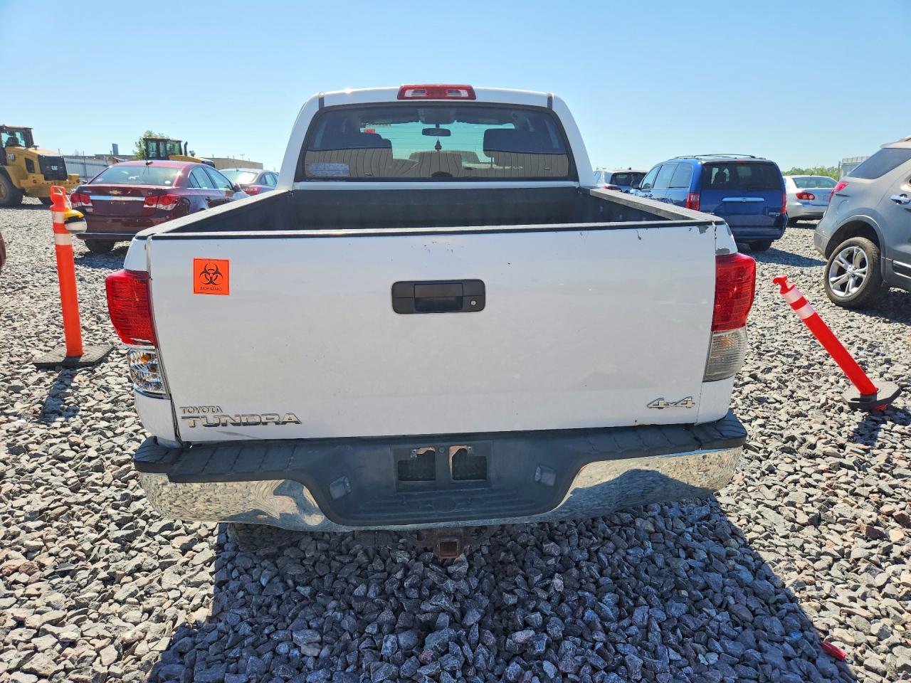2011 Toyota Tundra Crewmax Sr5 White vin: 5TFDY5F11BX203402