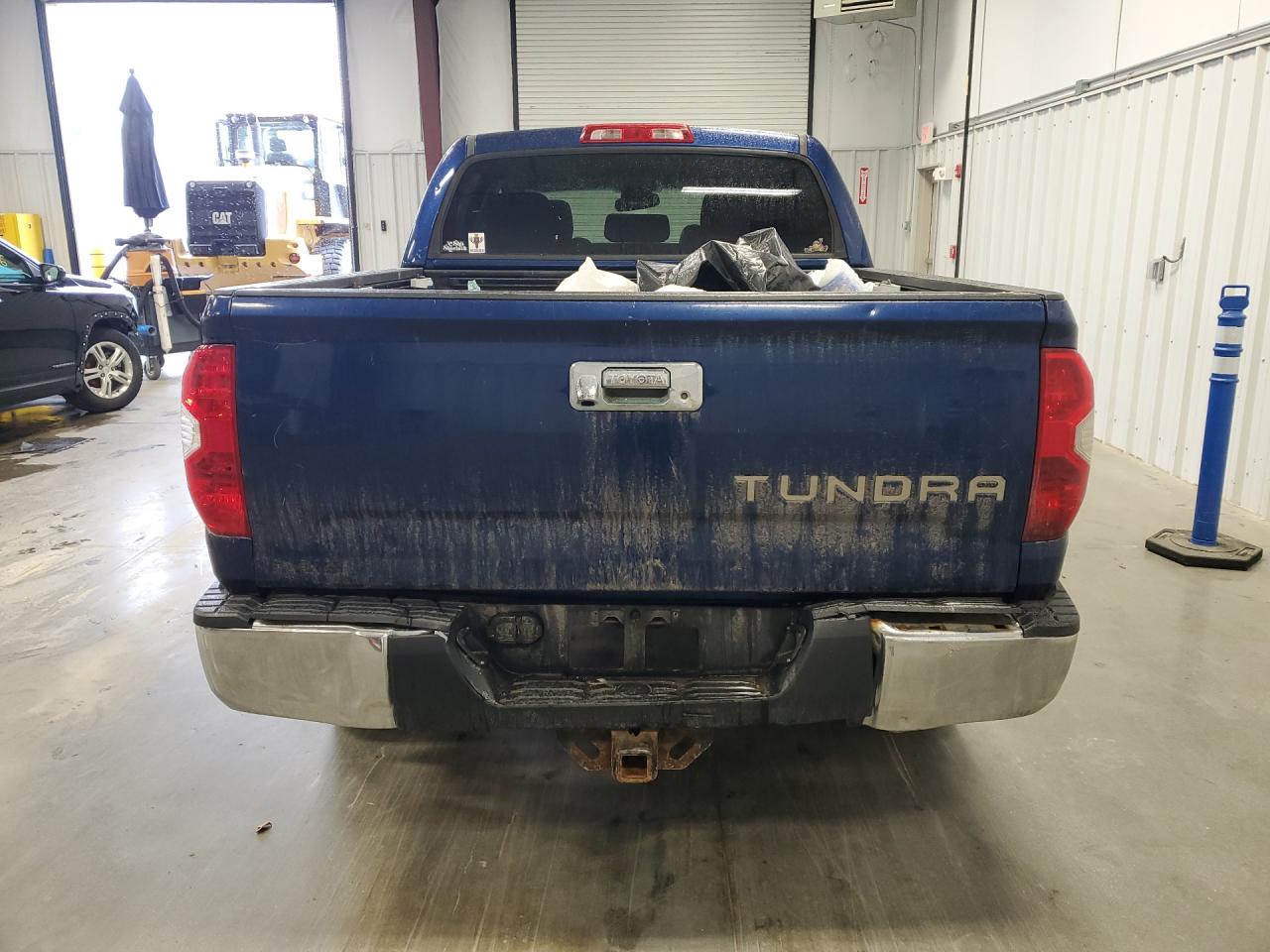 2014 Toyota Tundra Sr5 Blue vin: 5TFDY5F11EX351120 Damage: Tailgate, Dent(S) W/ Paint Dmg, 2 To 3 Inches