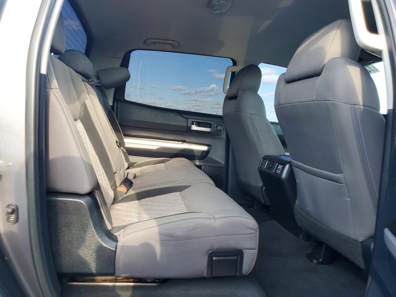 2015 Toyota Tundra Gray vin: 5TFDY5F11FX483635