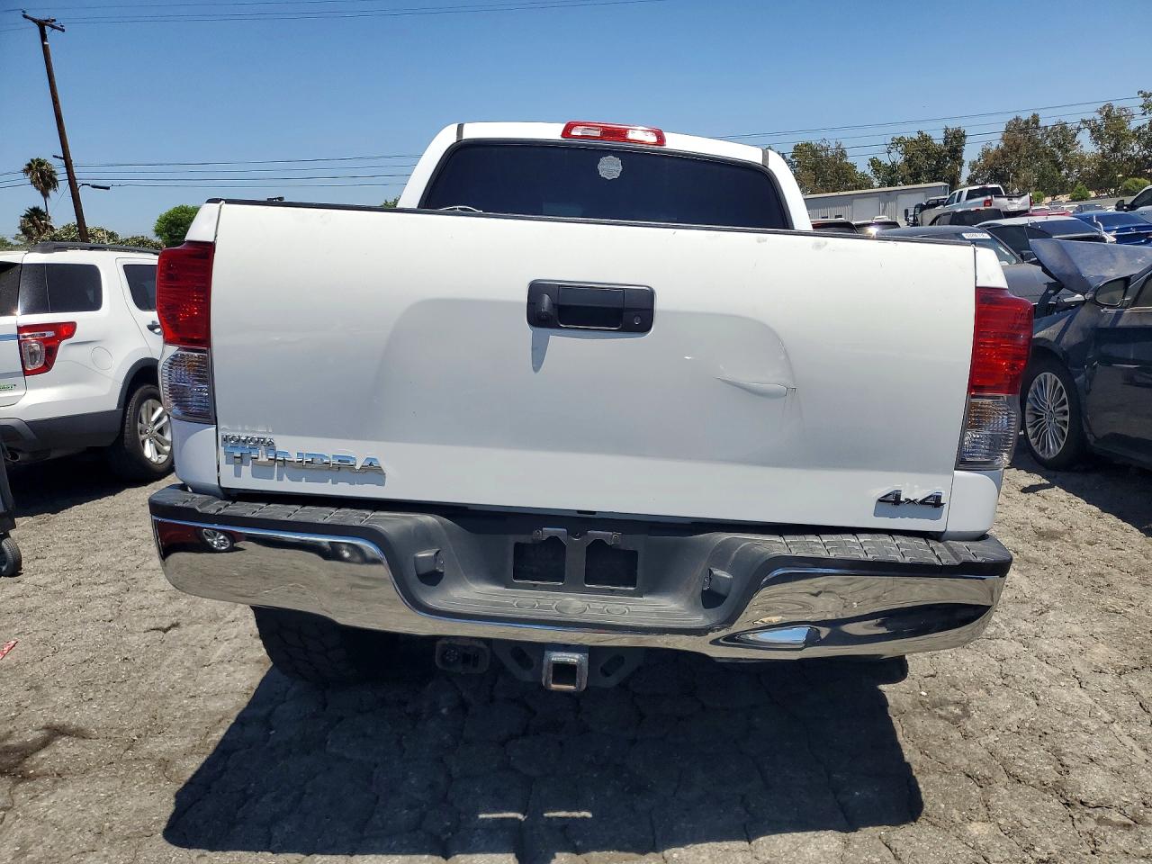 2012 Toyota Tundra Crewmax Sr5 White vin: 5TFDY5F14CX243717