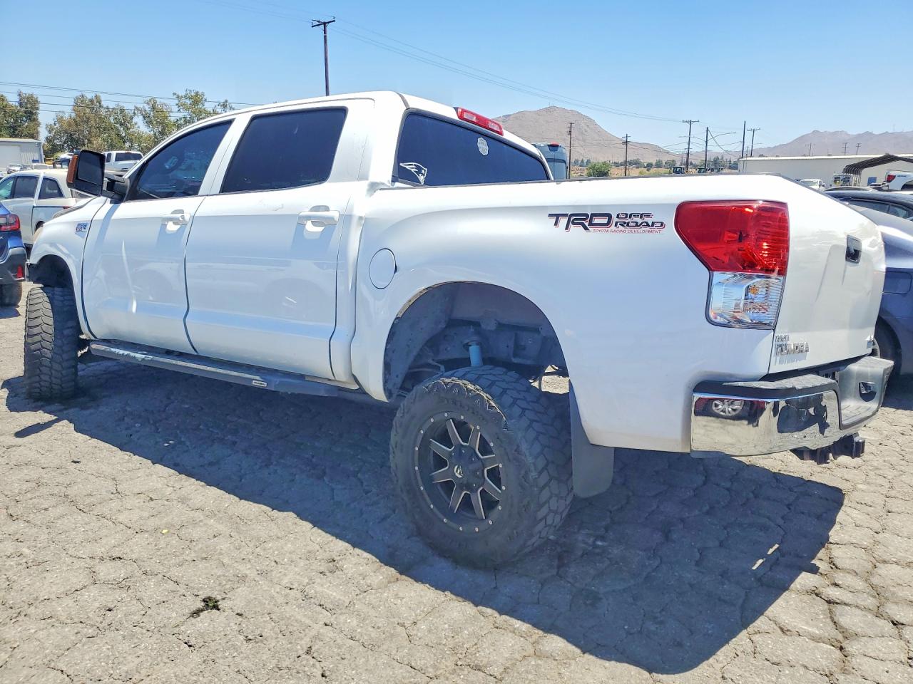 2012 Toyota Tundra Crewmax Sr5 White vin: 5TFDY5F14CX243717