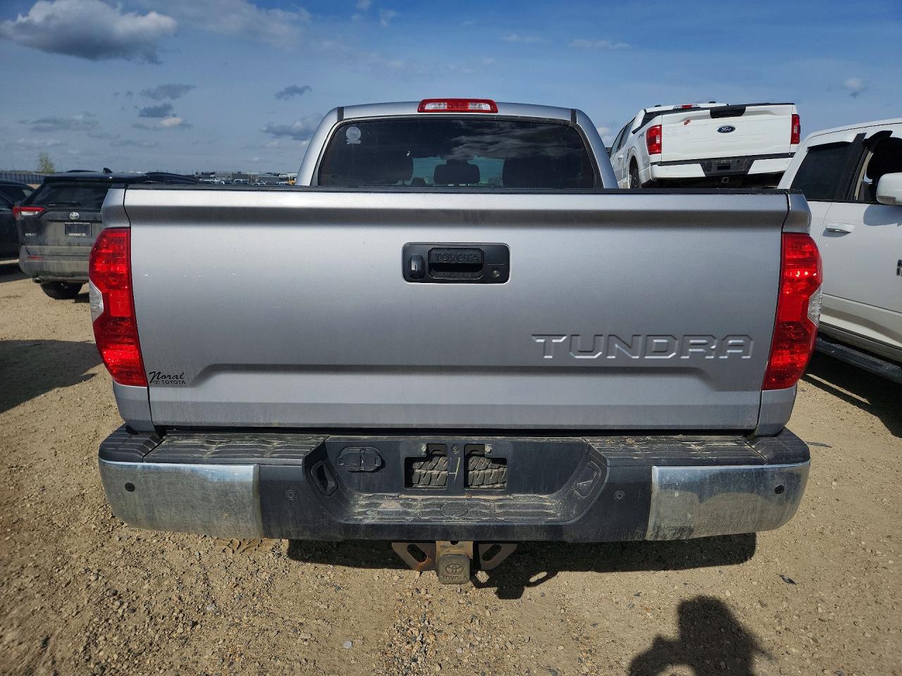 2015 Toyota Tundra Sr5 Silver vin: 5TFDY5F14FX428127