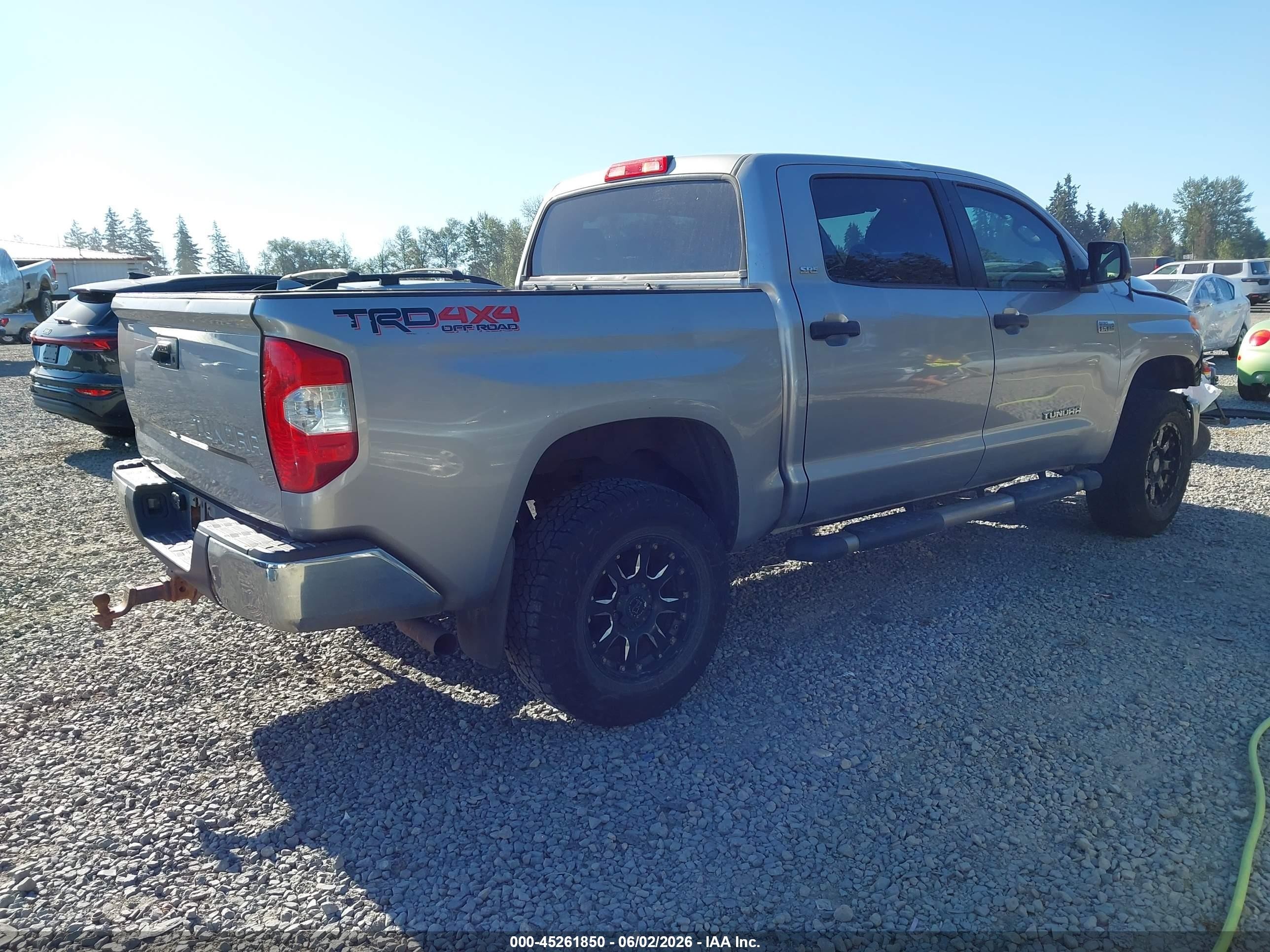 2015 Toyota Tundra Sr5 5.7l V8 Silver vin: 5TFDY5F14FX444165