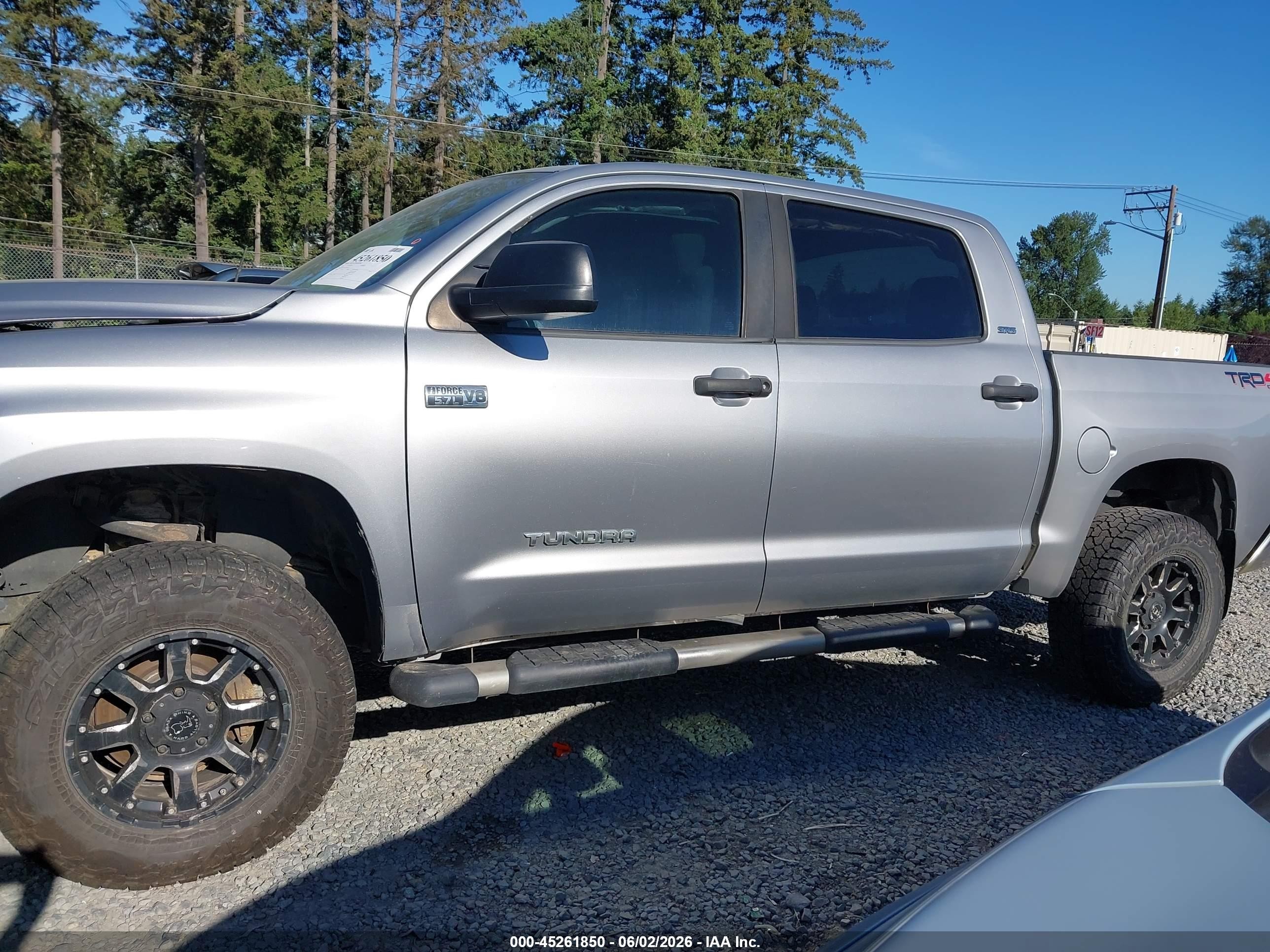 2015 Toyota Tundra Sr5 5.7l V8 Silver vin: 5TFDY5F14FX444165