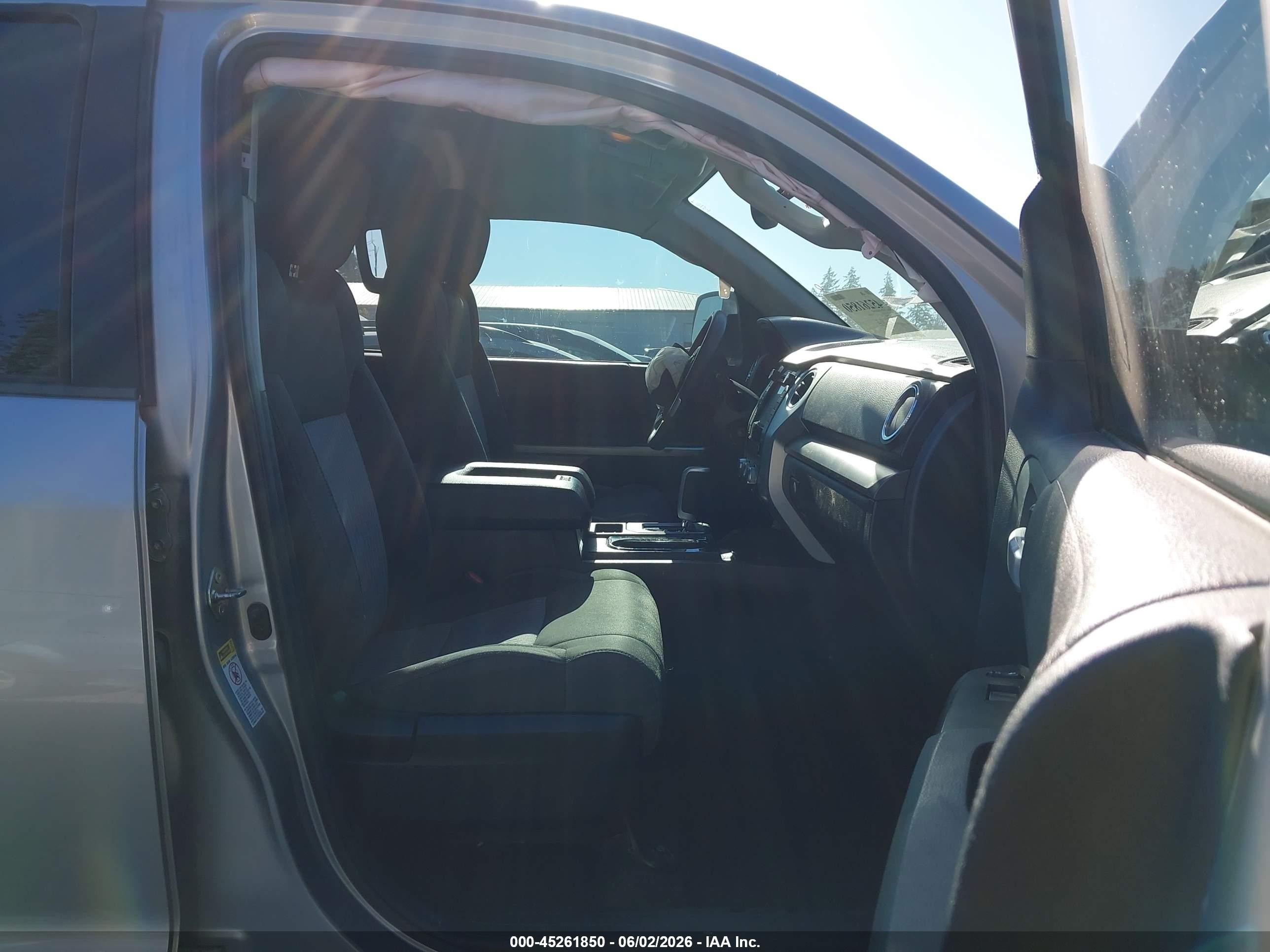 2015 Toyota Tundra Sr5 5.7l V8 Silver vin: 5TFDY5F14FX444165