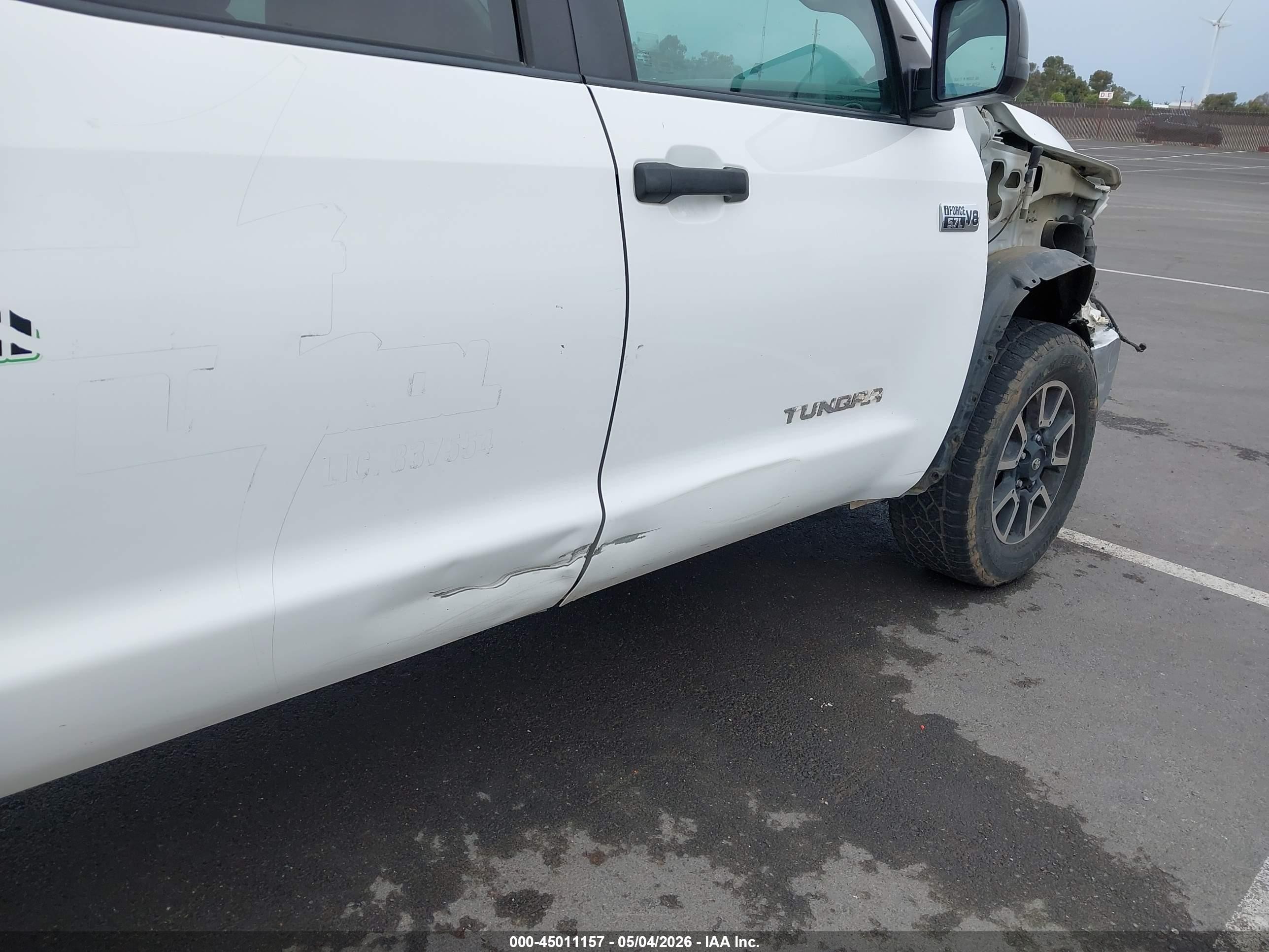 2018 Toyota Tundra Sr5 5.7l V8 Белый vin: 5TFDY5F14JX699231
