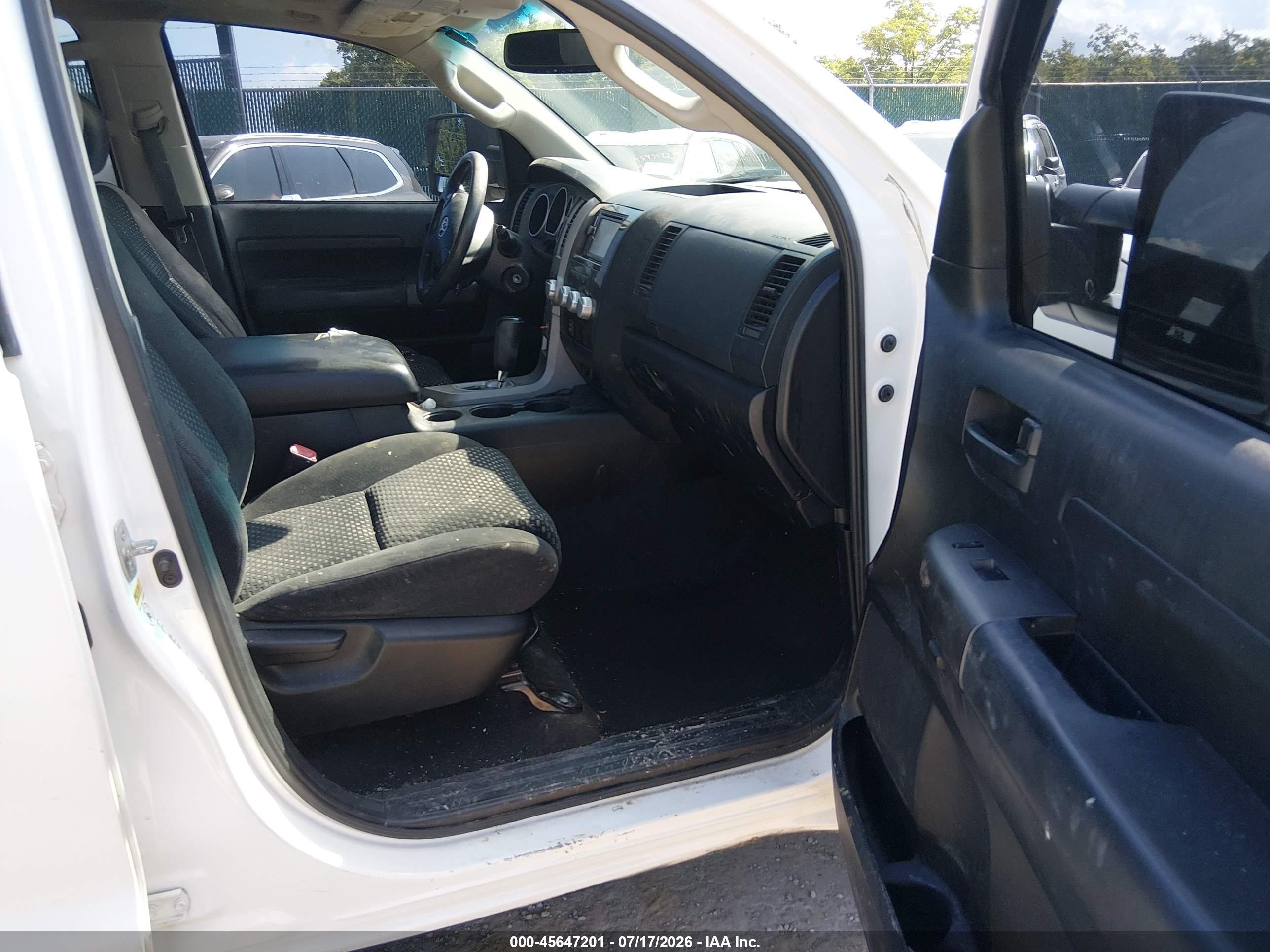2011 Toyota Tundra Sr5 5.7l V8 White vin: 5TFDY5F16BX180957