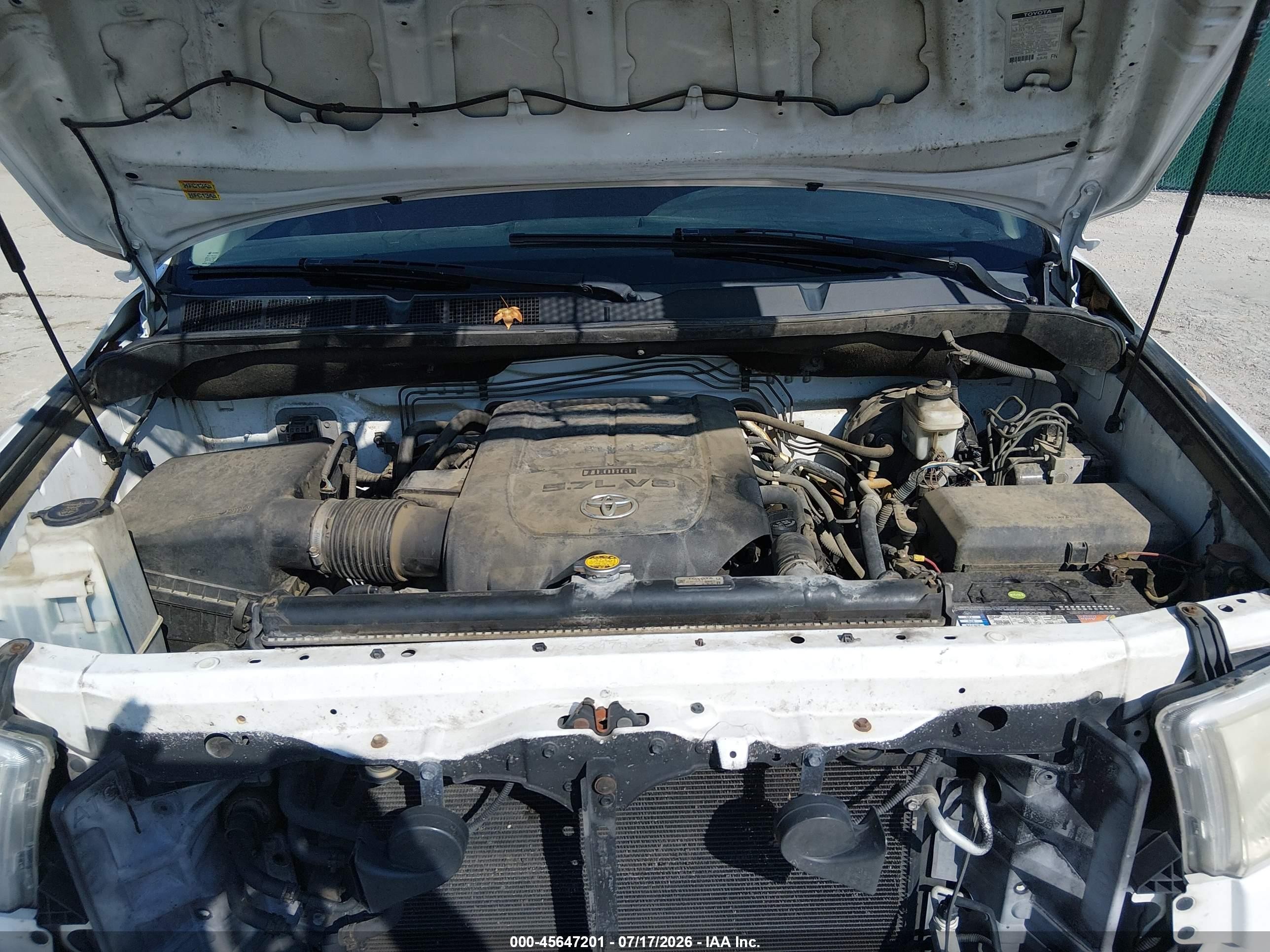 2011 Toyota Tundra Sr5 5.7l V8 White vin: 5TFDY5F16BX180957