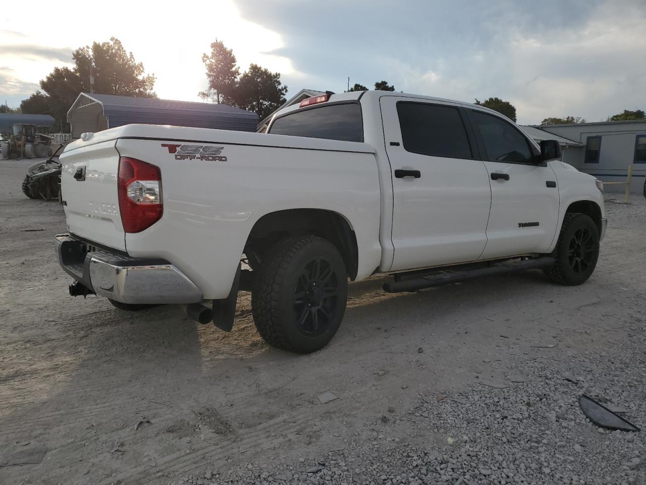2020 Toyota Tundra Crewmax Sr5 White vin: 5TFDY5F16LX926468