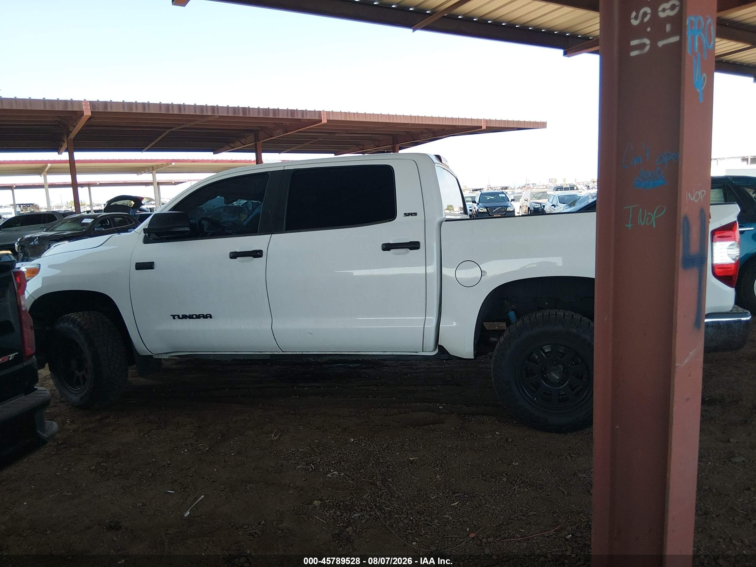 2015 Toyota Tundra Sr5 5.7l V8 White vin: 5TFDY5F17FX468718