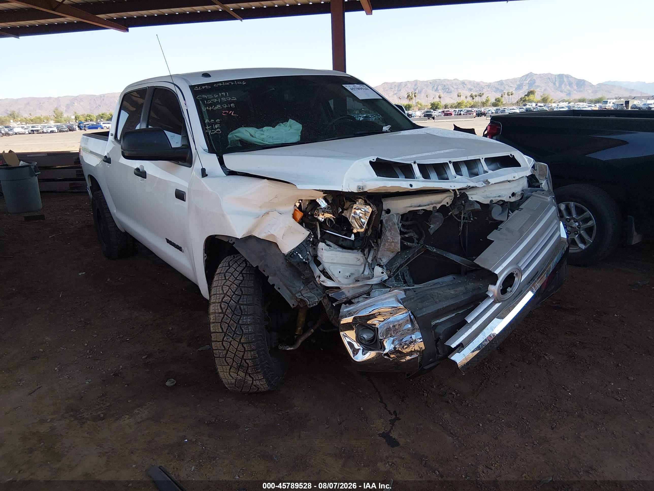 2015 Toyota Tundra Sr5 5.7l V8 White vin: 5TFDY5F17FX468718