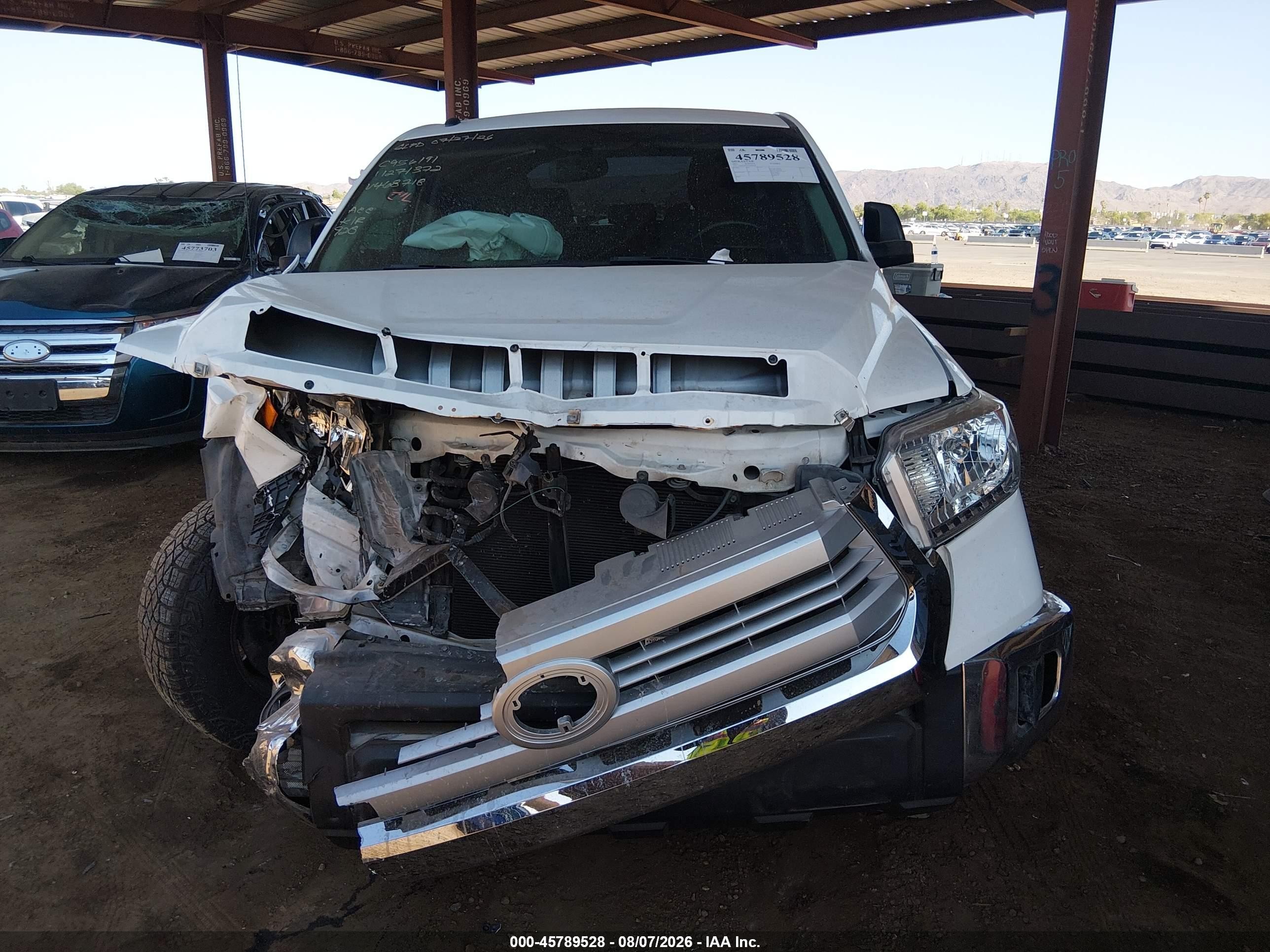 2015 Toyota Tundra Sr5 5.7l V8 White vin: 5TFDY5F17FX468718